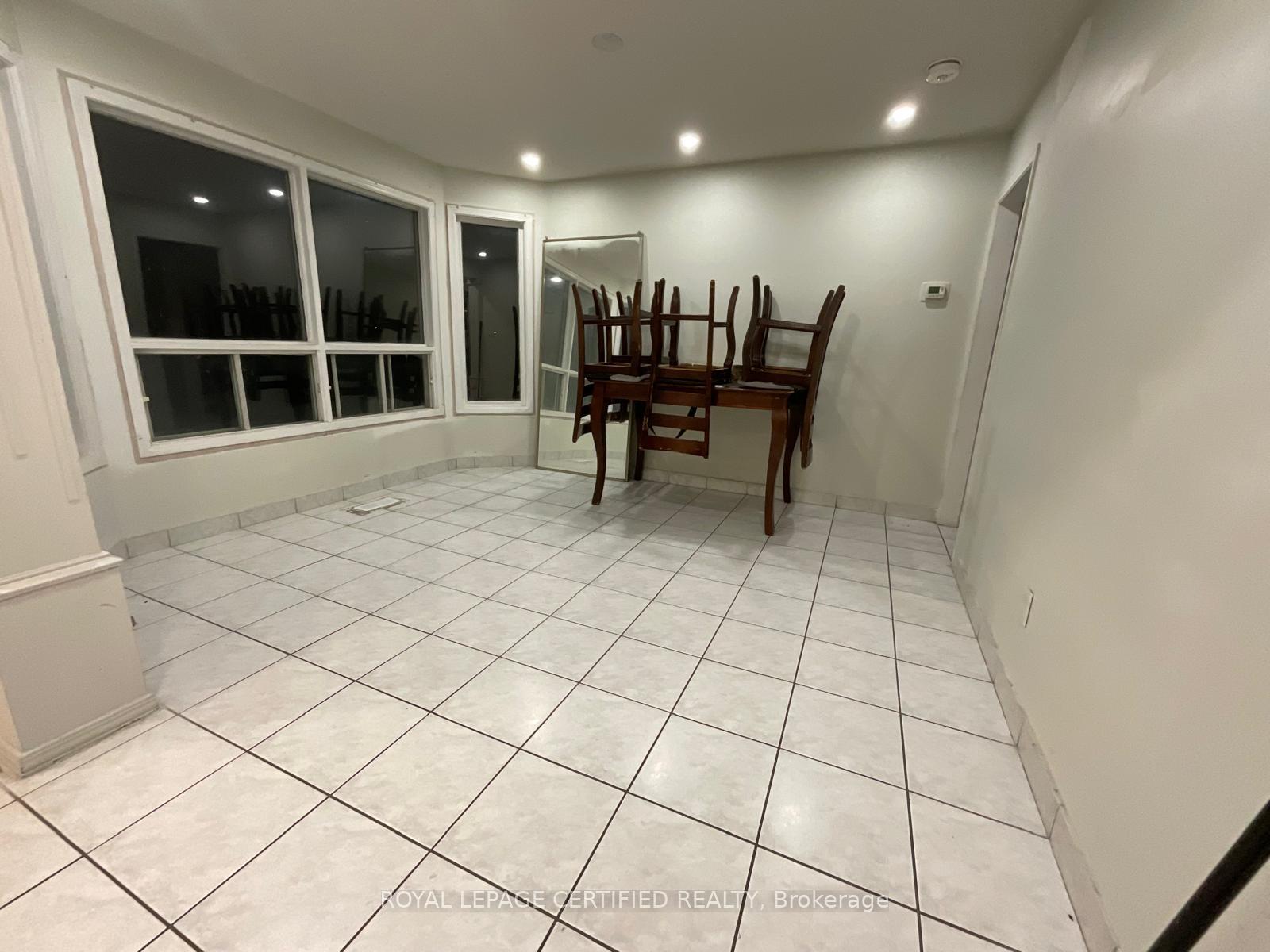 Photo 6 of Unit Upper, 211 Macedonia Crescent, Mississauga, Fairview — HOMEH