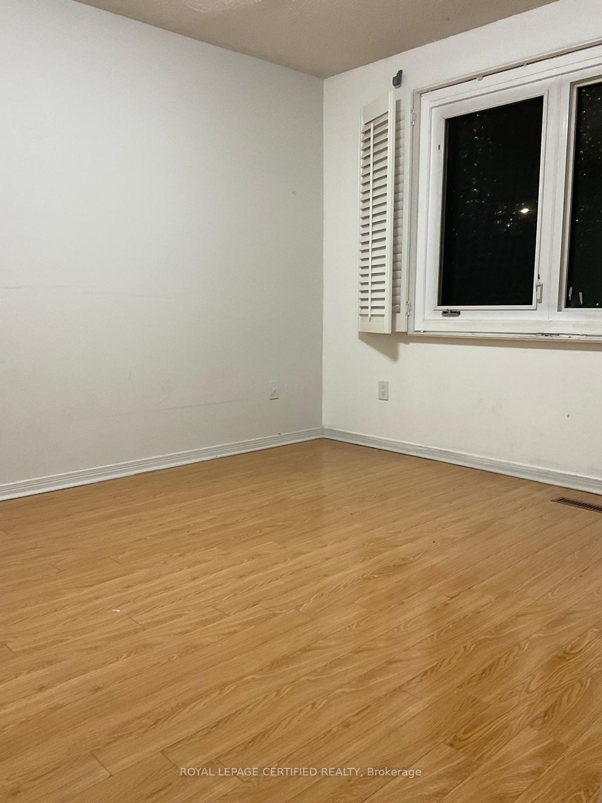 Photo 16 of Unit Upper, 211 Macedonia Crescent, Mississauga, Fairview — HOMEH