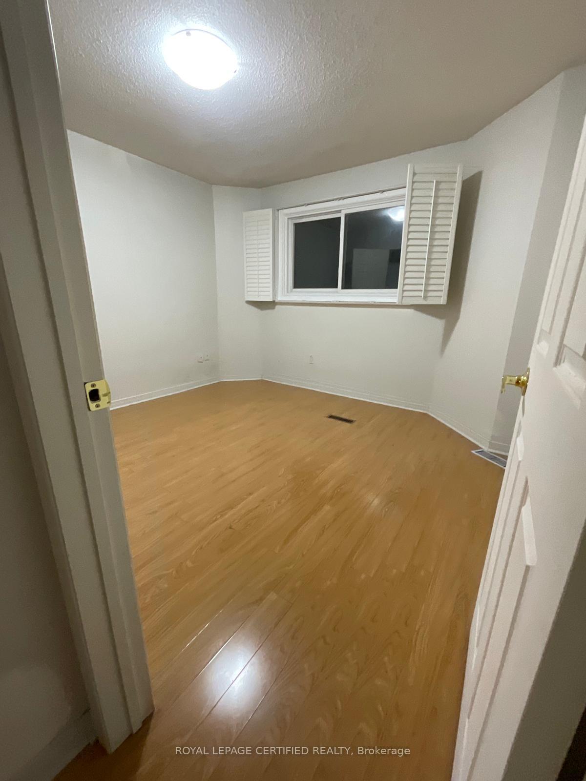 Photo 17 of Unit Upper, 211 Macedonia Crescent, Mississauga, Fairview — HOMEH