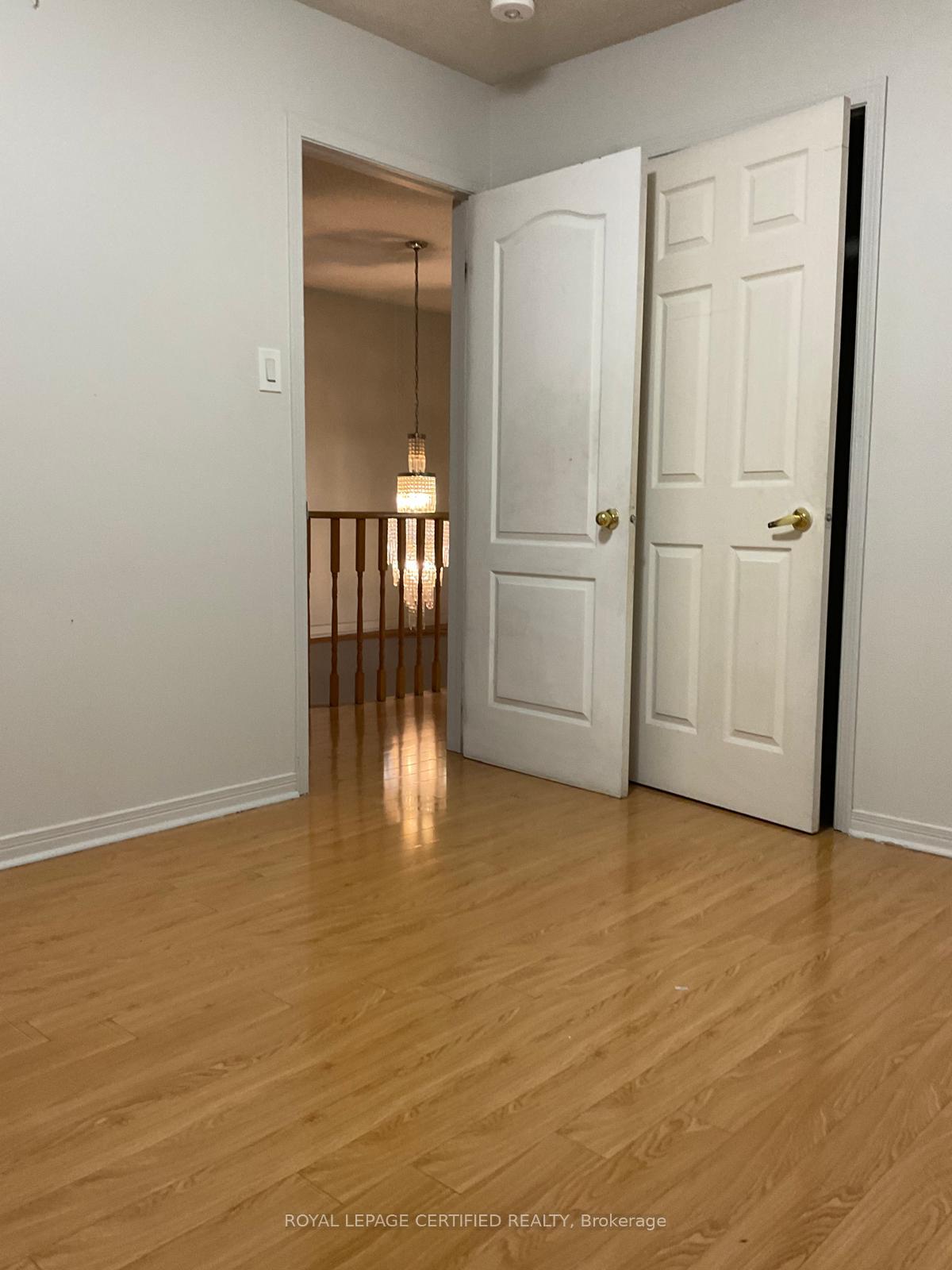 Photo 18 of Unit Upper, 211 Macedonia Crescent, Mississauga, Fairview — HOMEH