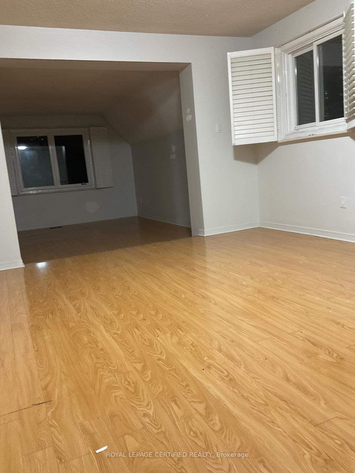 Photo 22 of Unit Upper, 211 Macedonia Crescent, Mississauga, Fairview — HOMEH