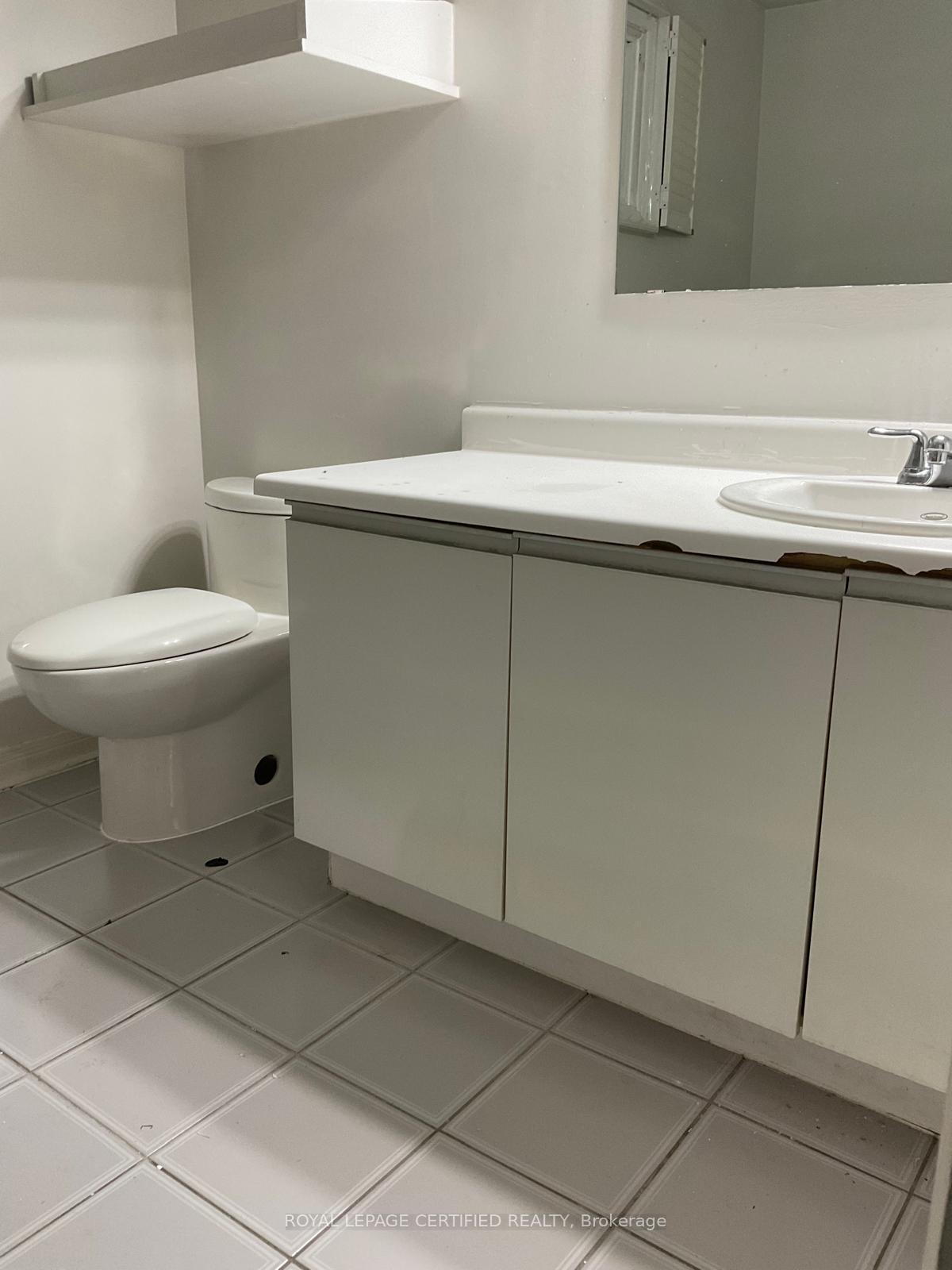 Photo 26 of Unit Upper, 211 Macedonia Crescent, Mississauga, Fairview — HOMEH