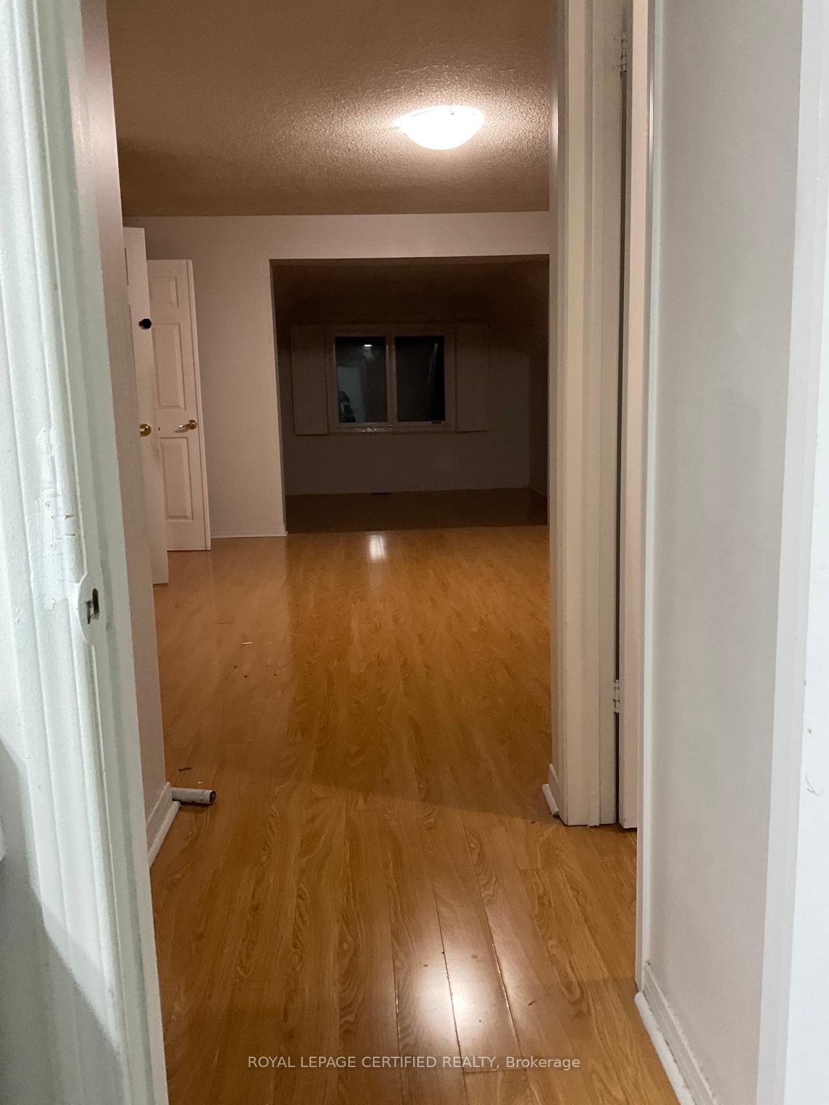 Photo 29 of Unit Upper, 211 Macedonia Crescent, Mississauga, Fairview — HOMEH