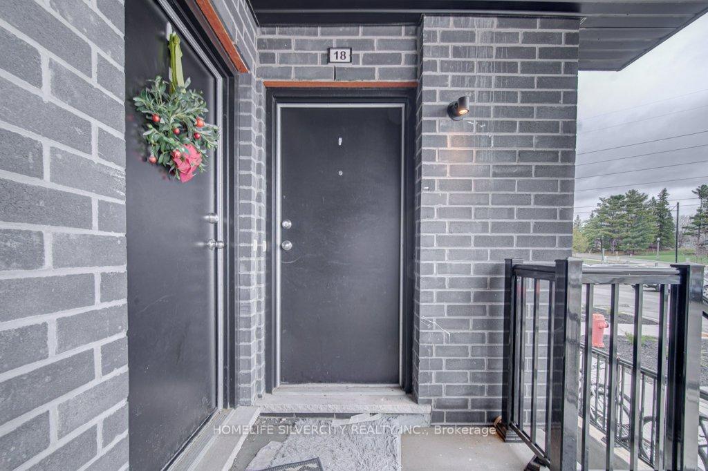 Photo 4 of Unit #18, 235 Chapel Hill Drive, Kitchener — HOMEH