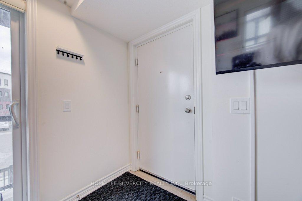 Photo 5 of Unit #18, 235 Chapel Hill Drive, Kitchener — HOMEH