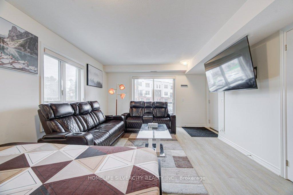 Photo 8 of Unit #18, 235 Chapel Hill Drive, Kitchener — HOMEH