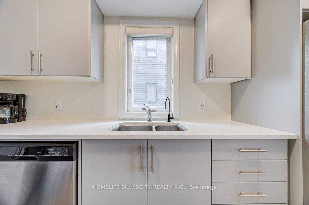 Photo 11 of Unit #18, 235 Chapel Hill Drive, Kitchener — HOMEH