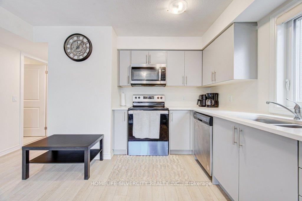 Photo 12 of Unit #18, 235 Chapel Hill Drive, Kitchener — HOMEH