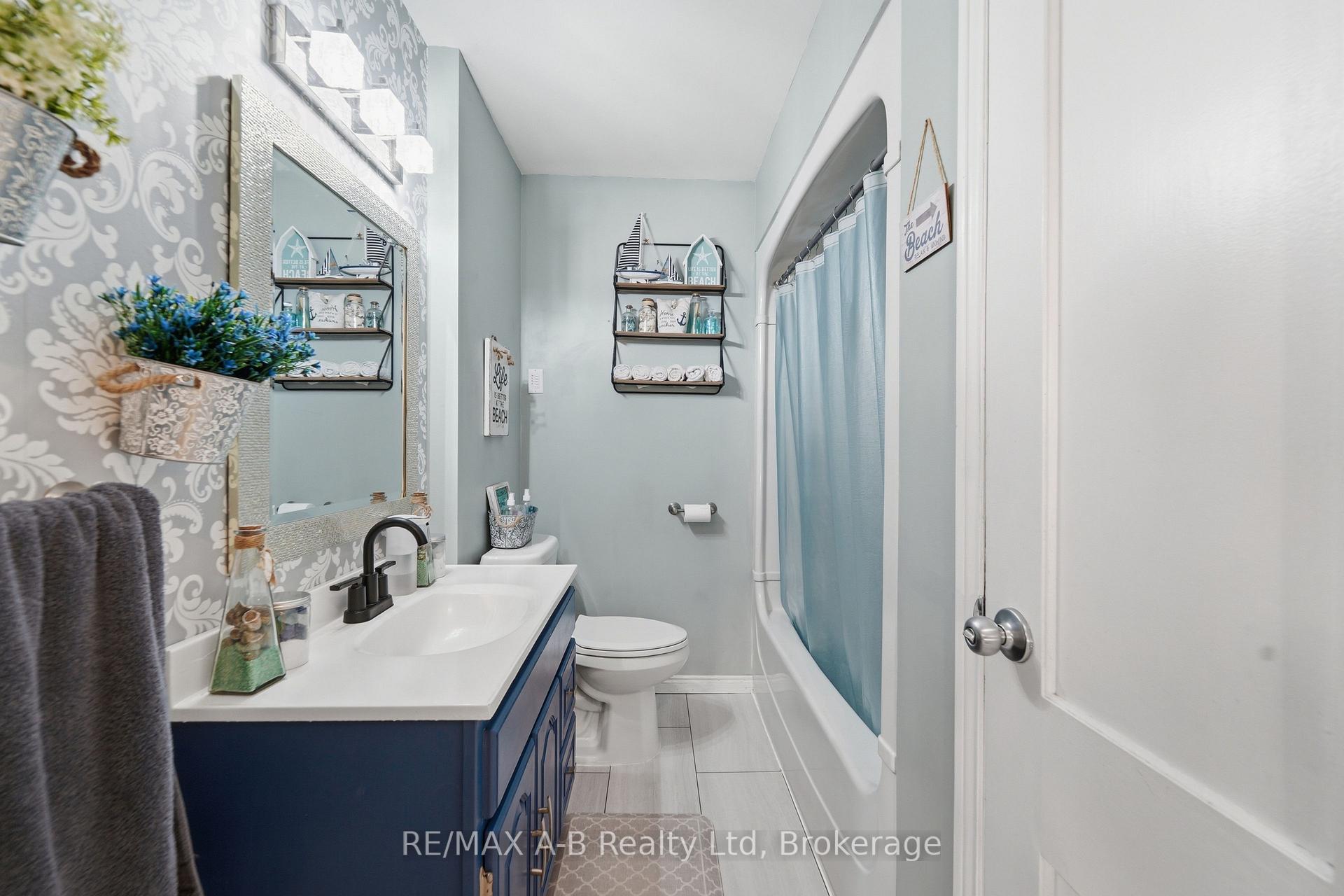 Photo 13 of 77 Gidley Street E, South Huron, Exeter — HOMEH