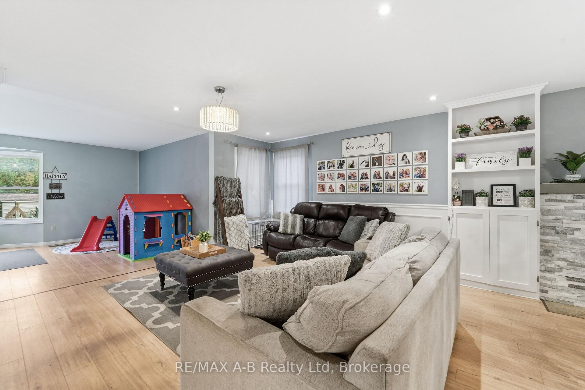 Photo 15 of 77 Gidley Street E, South Huron, Exeter — HOMEH