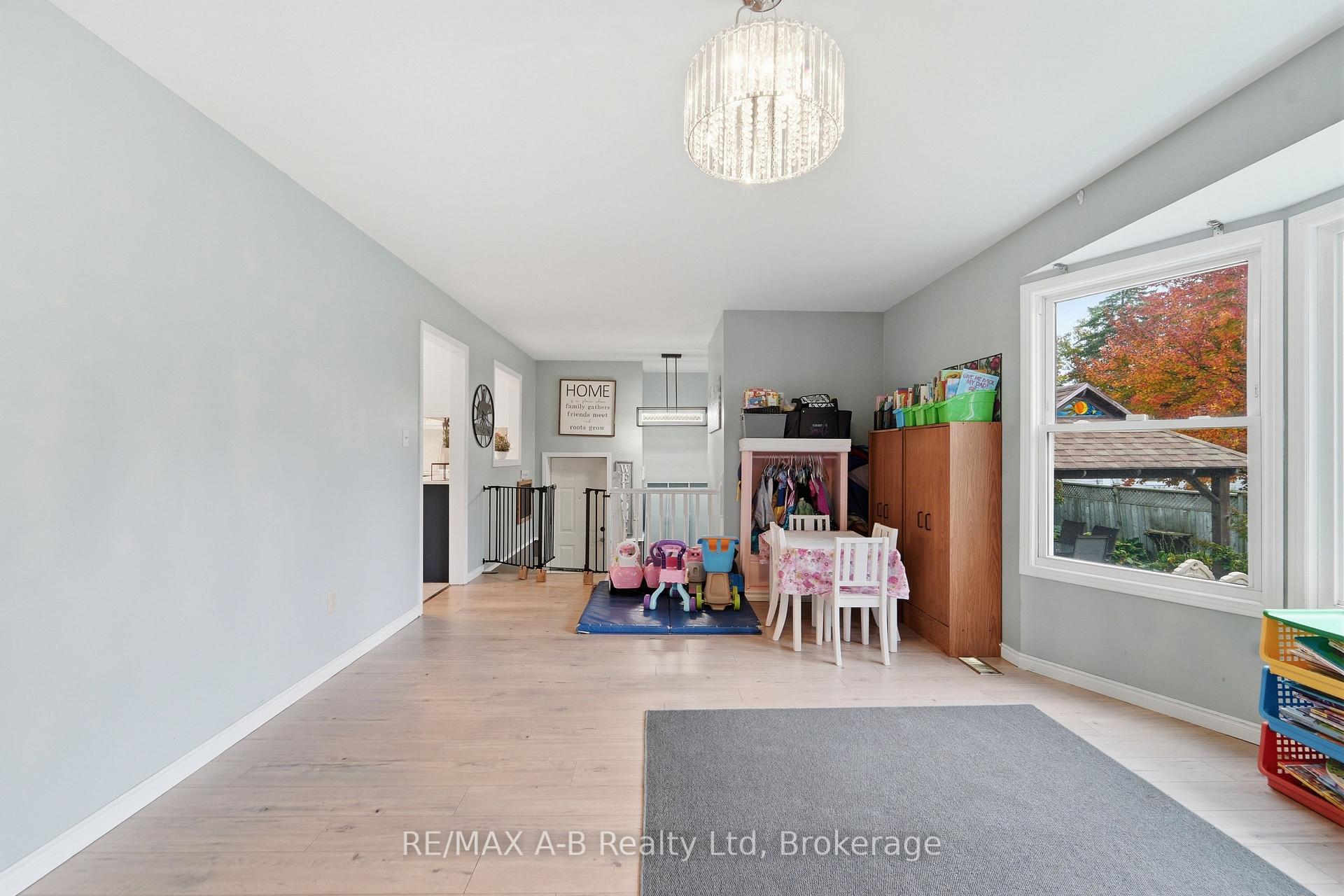 Photo 17 of 77 Gidley Street E, South Huron, Exeter — HOMEH