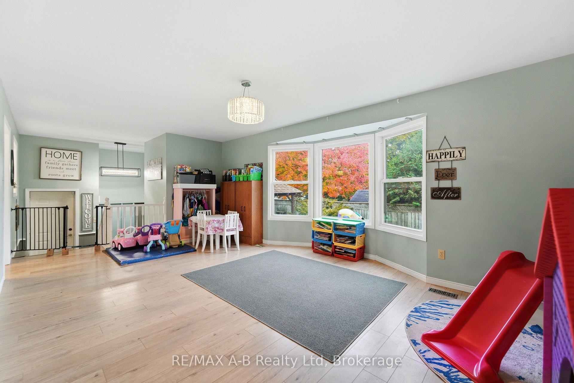 Photo 19 of 77 Gidley Street E, South Huron, Exeter — HOMEH