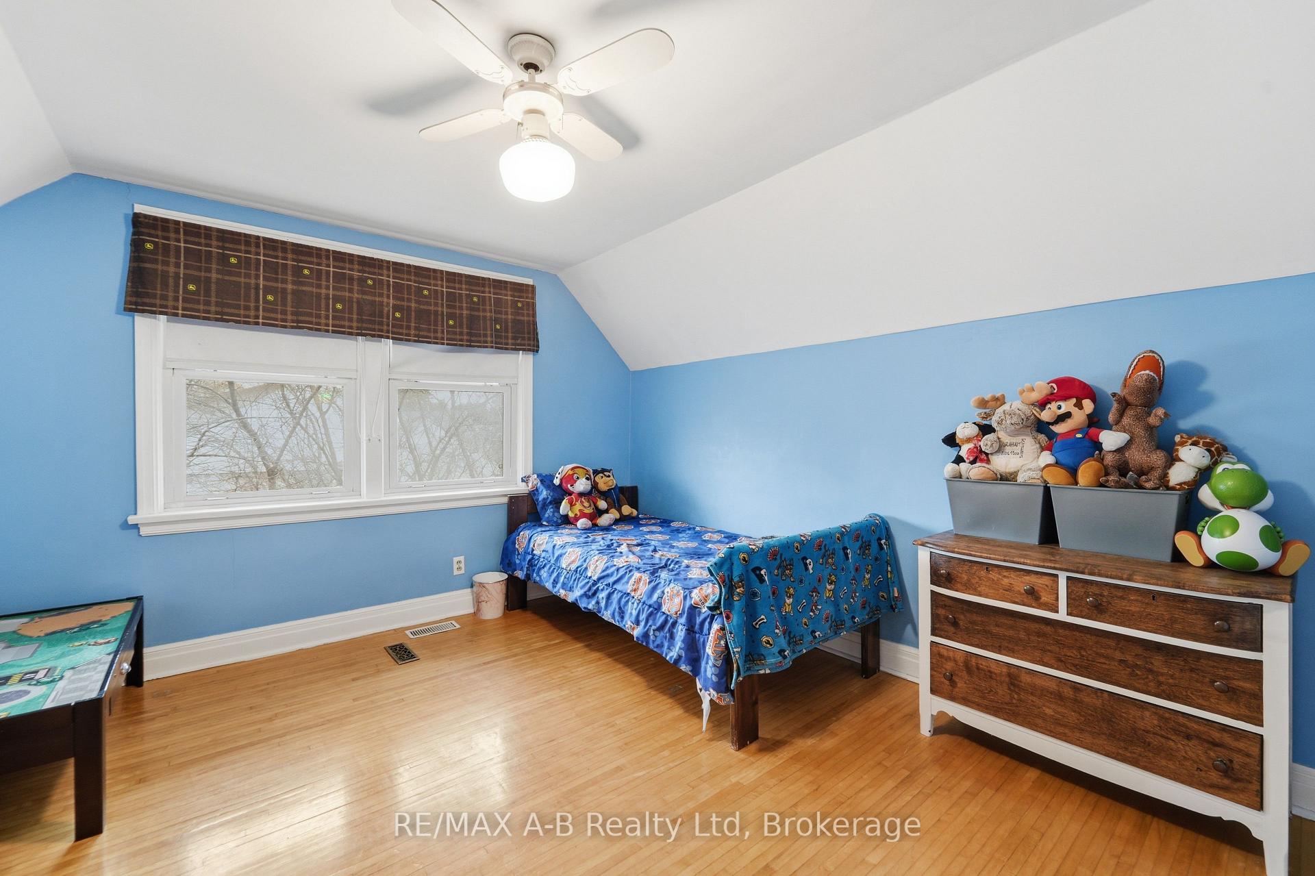 Photo 27 of 77 Gidley Street E, South Huron, Exeter — HOMEH