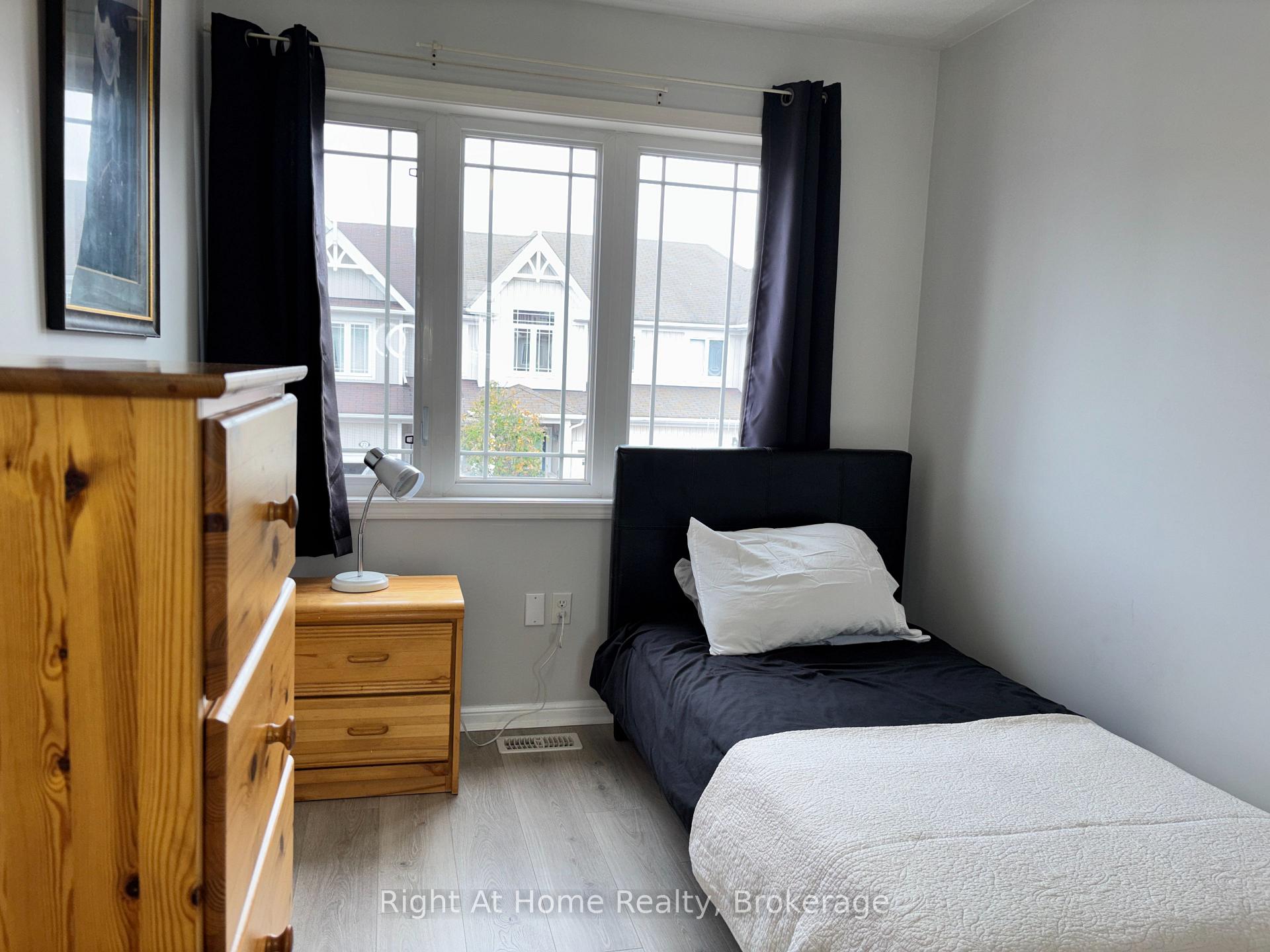 Photo 38 of Unit 19, 23 Connell Lane, Clarington, Bowmanville — HOMEH