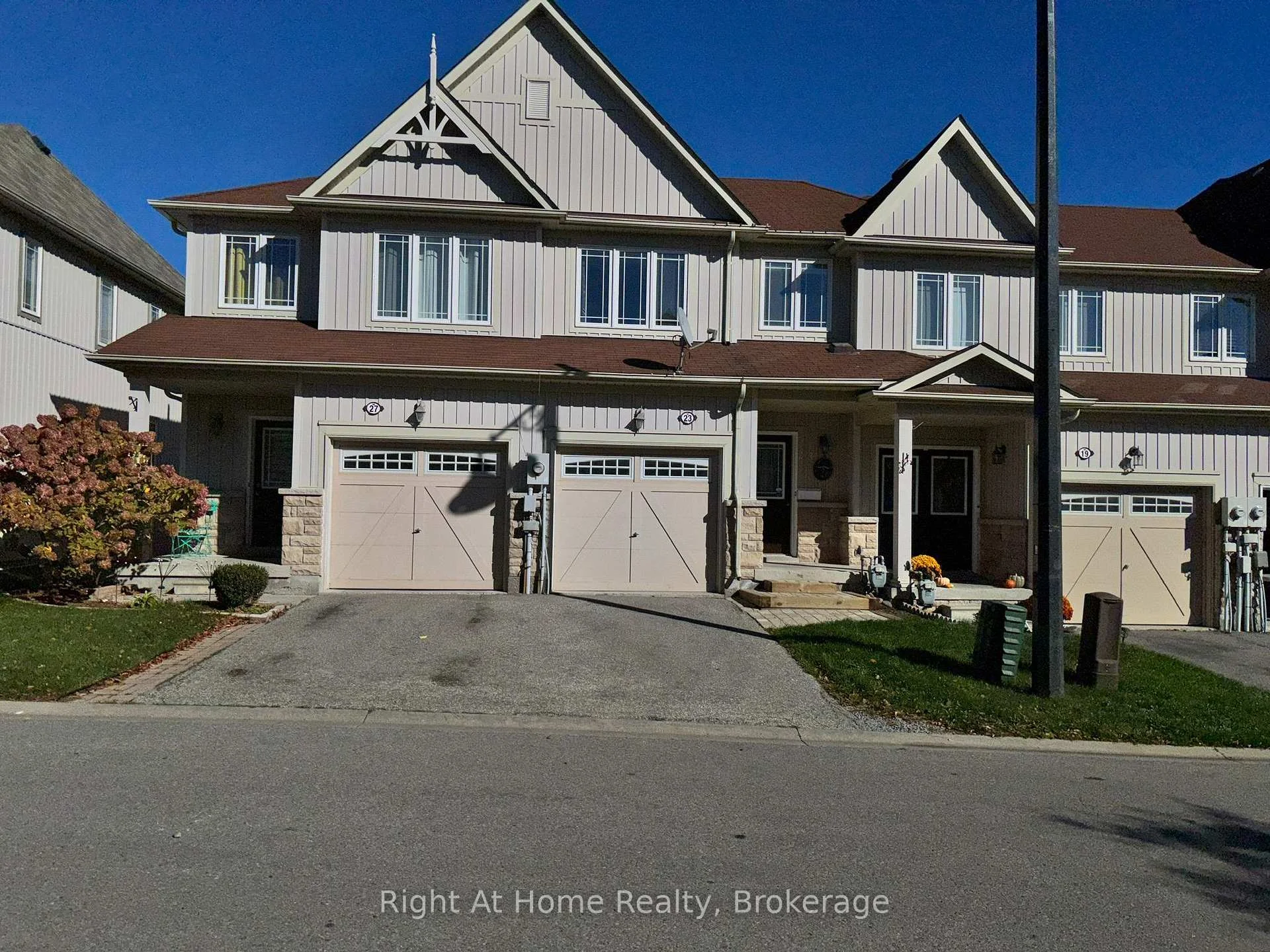 Photo 1 of Unit 19, 23 Connell Lane, Clarington, Bowmanville — HOMEH