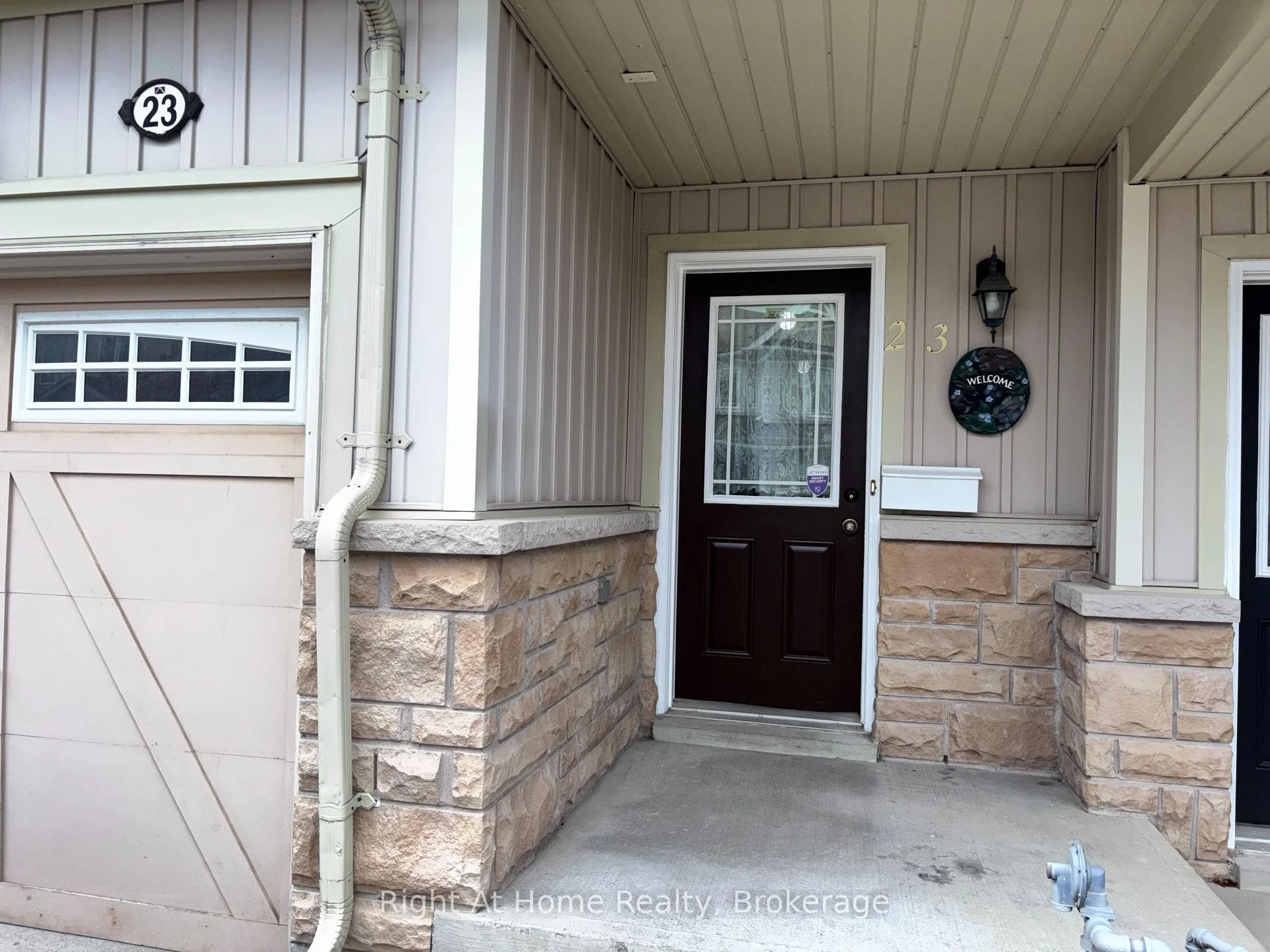 Photo 10 of Unit 19, 23 Connell Lane, Clarington, Bowmanville — HOMEH