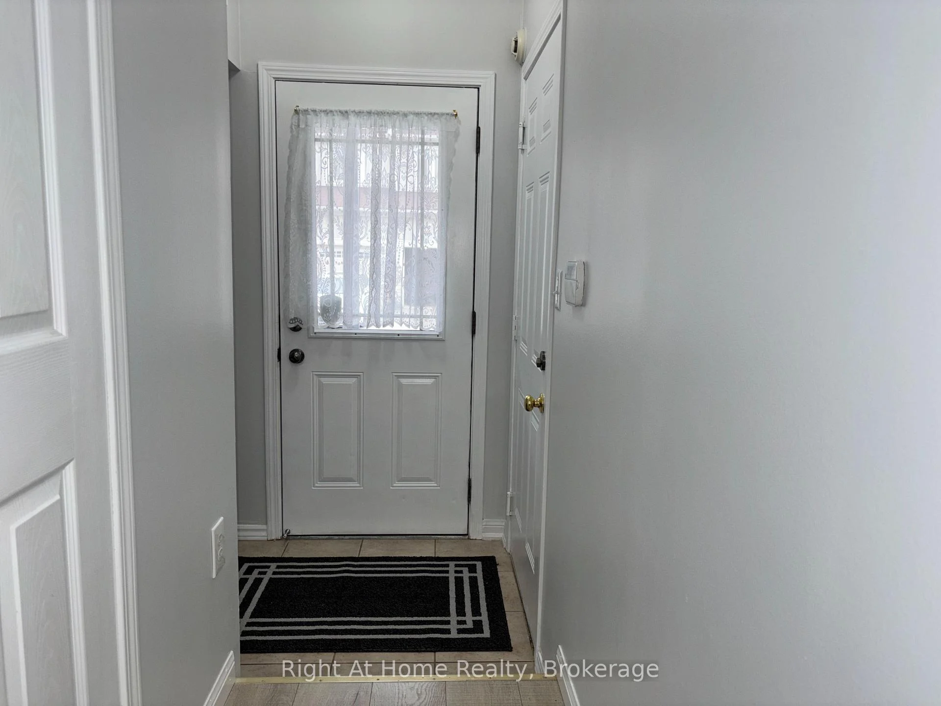 Photo 12 of Unit 19, 23 Connell Lane, Clarington, Bowmanville — HOMEH