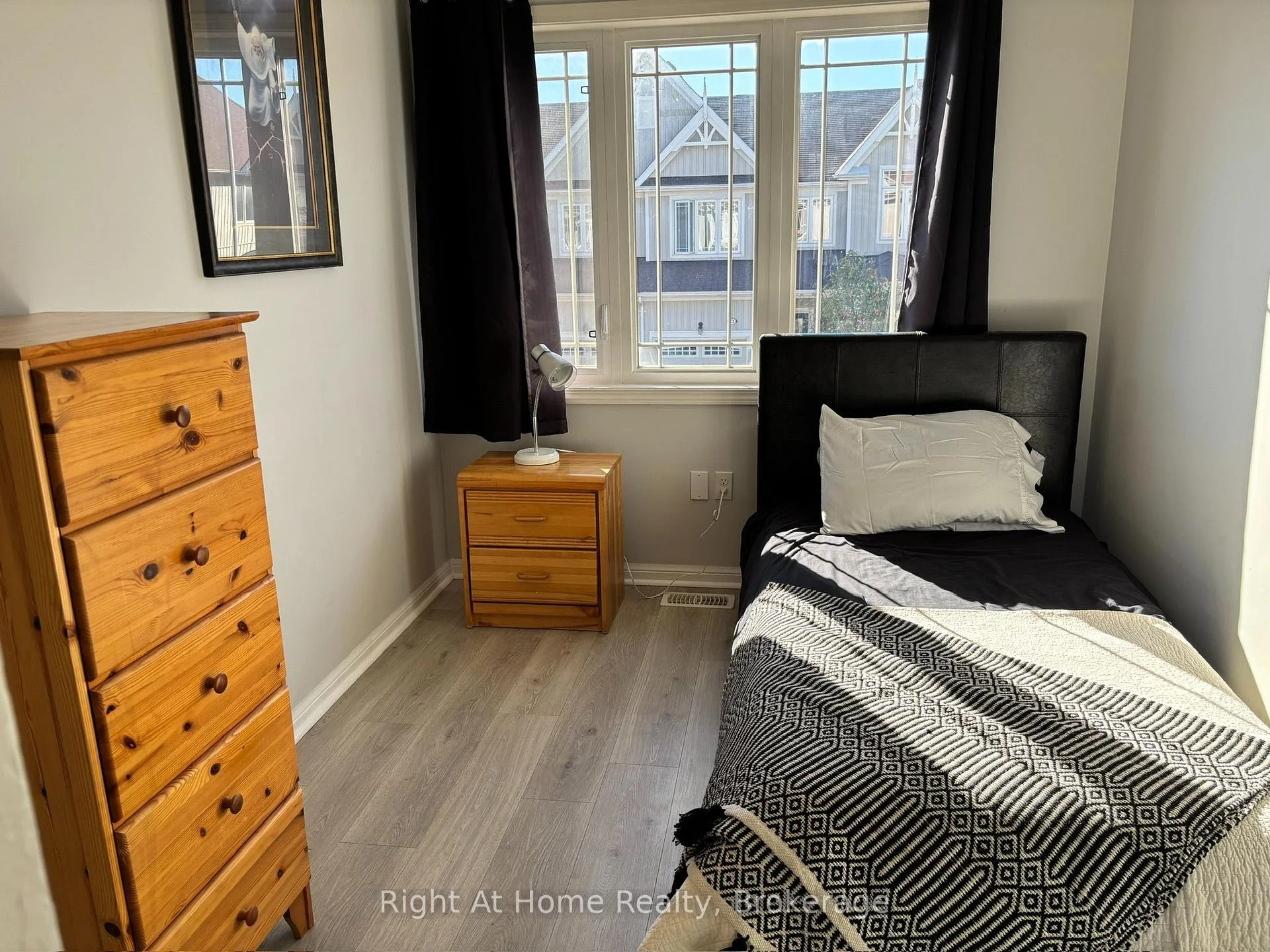 Photo 43 of Unit 19, 23 Connell Lane, Clarington, Bowmanville — HOMEH