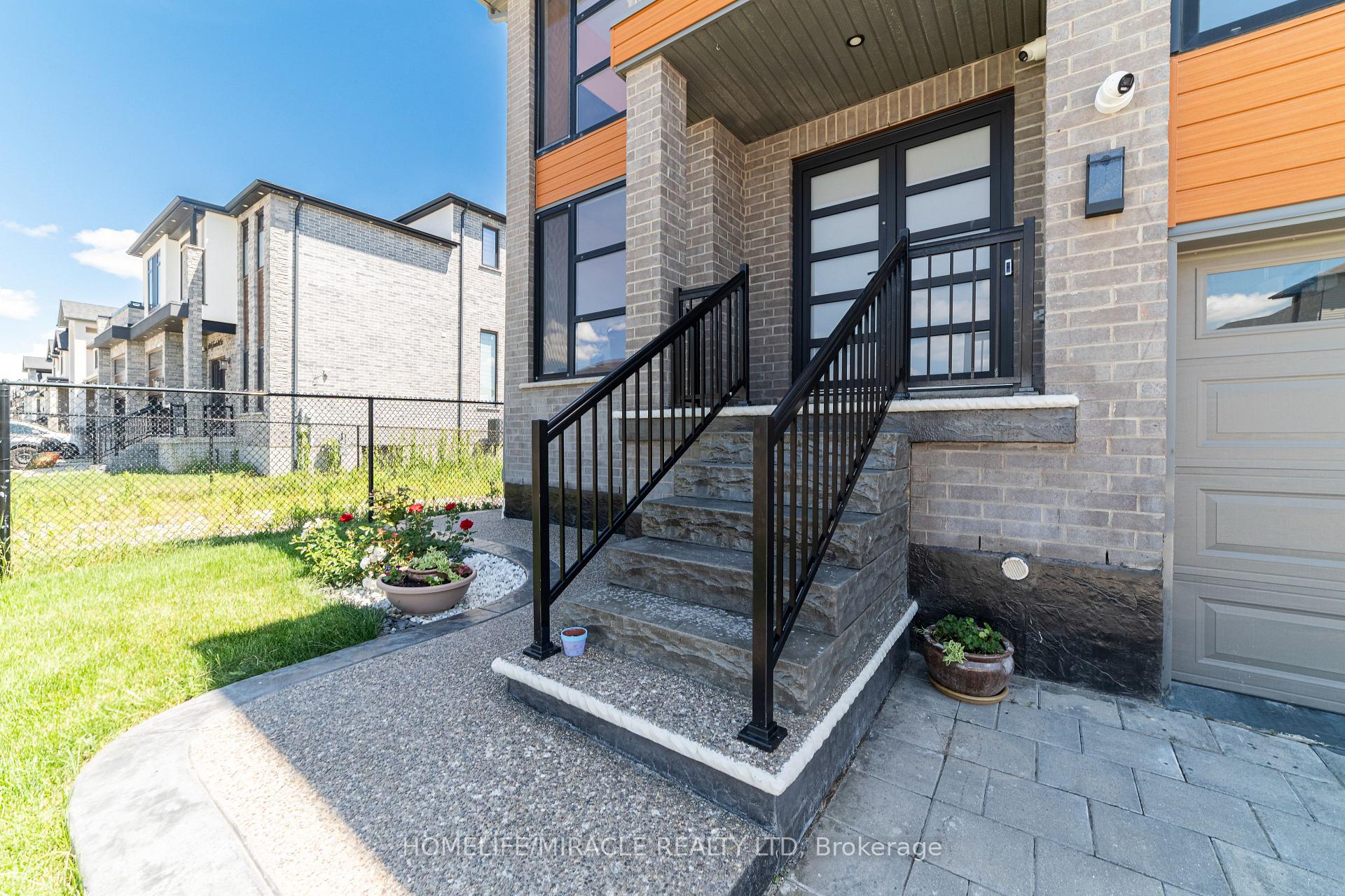 Photo 3 of 42 Grandville Circle, Brant, Paris — HOMEH