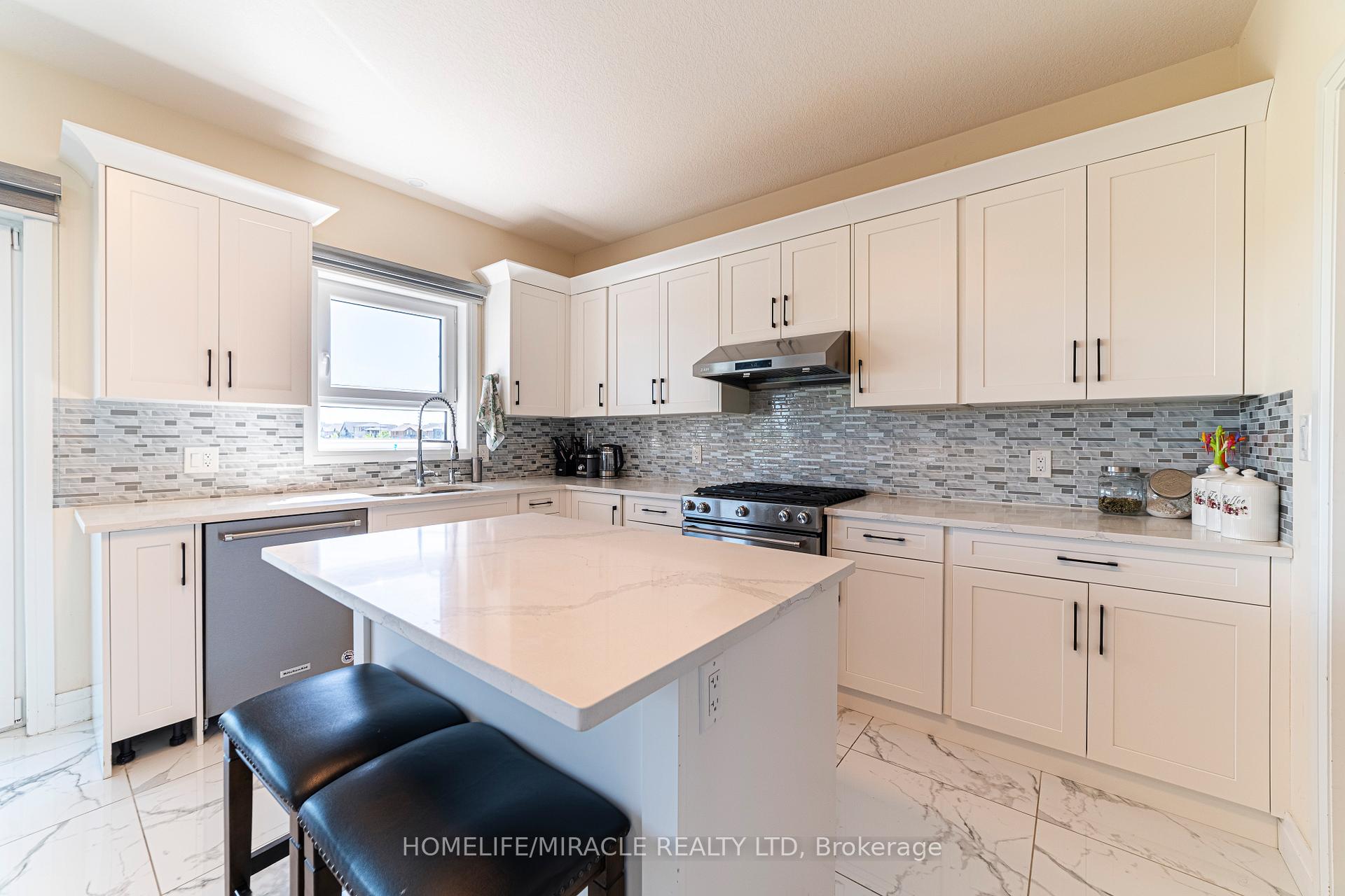 Photo 13 of 42 Grandville Circle, Brant, Paris — HOMEH
