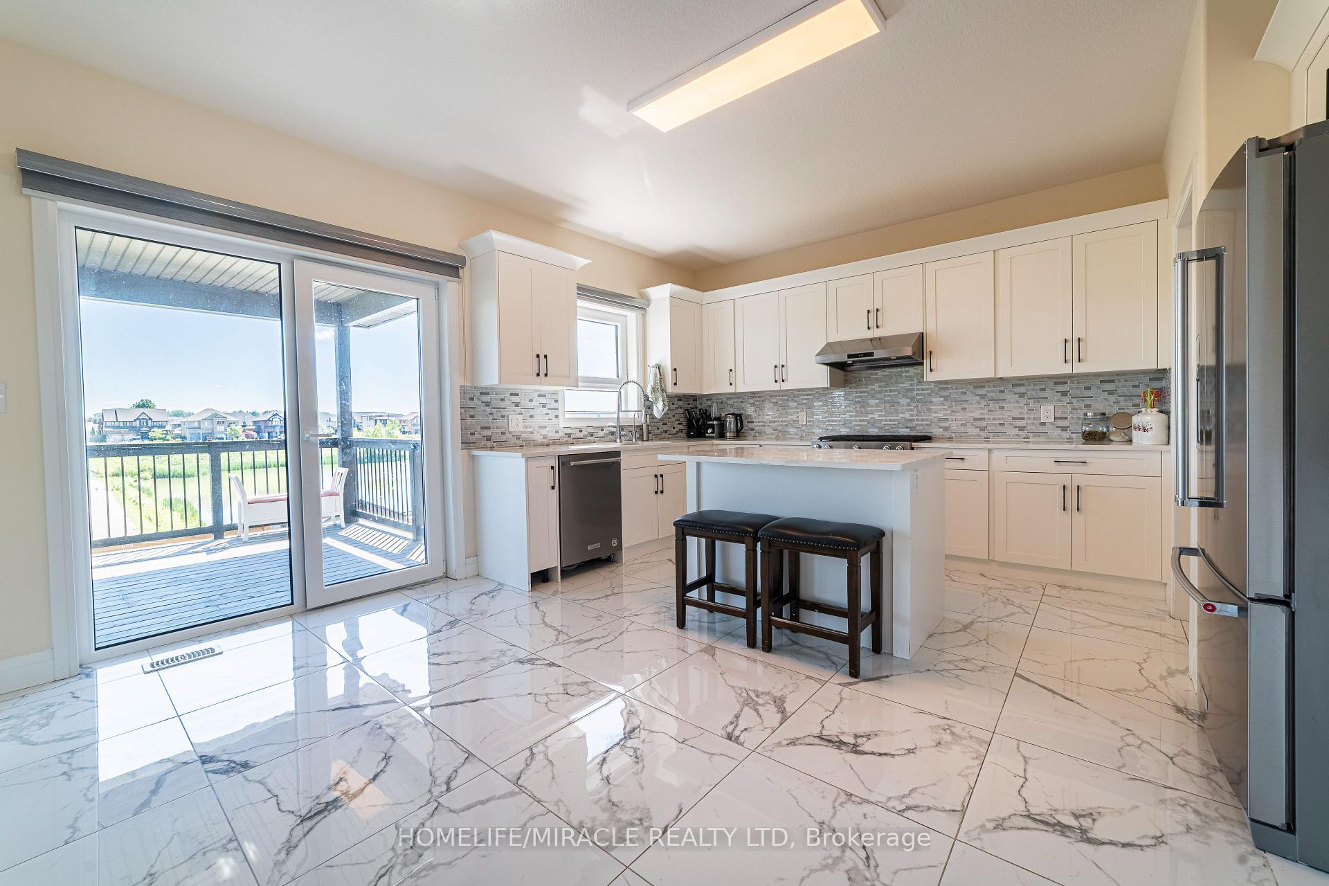 Photo 17 of 42 Grandville Circle, Brant, Paris — HOMEH