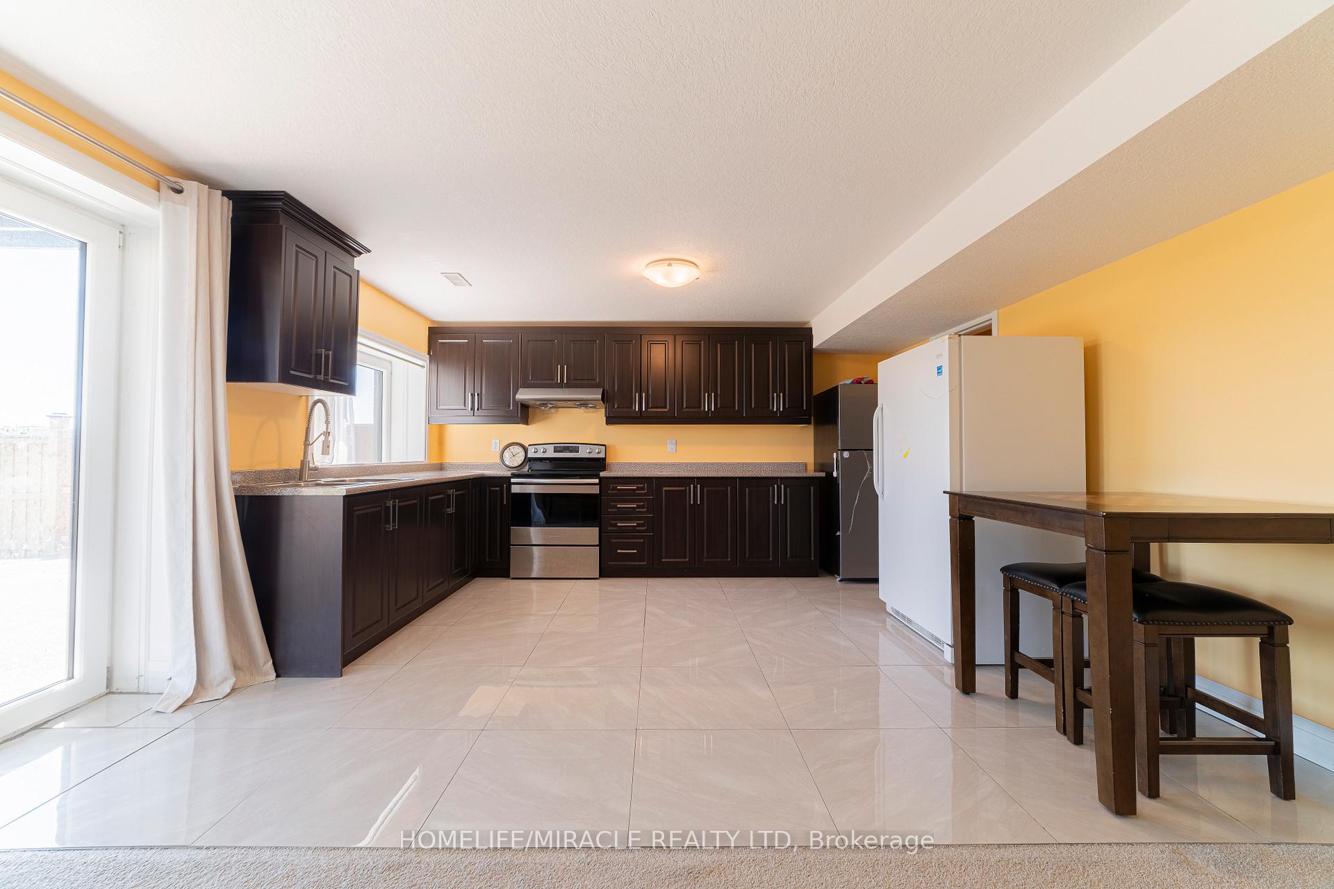 Photo 34 of 42 Grandville Circle, Brant, Paris — HOMEH