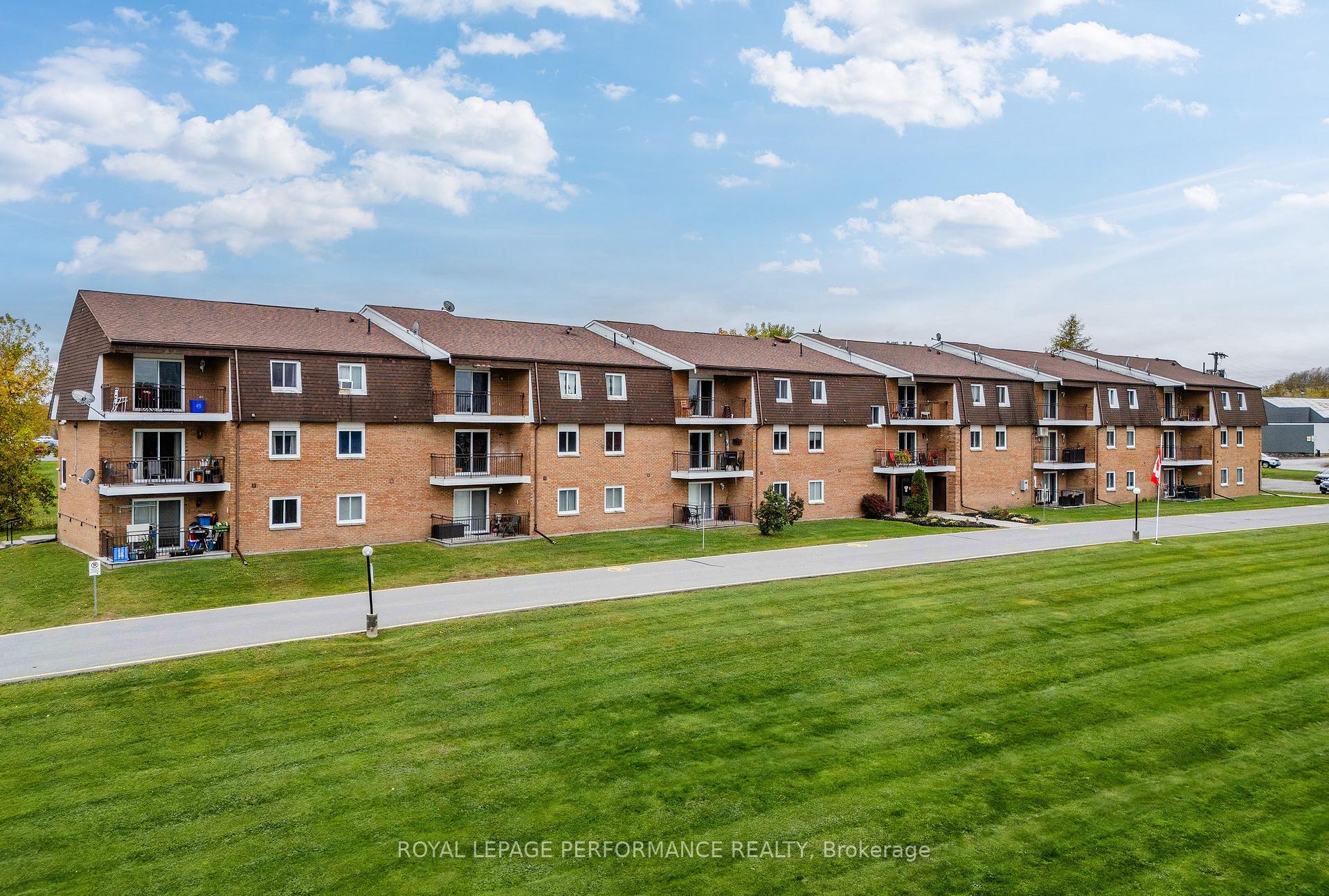 Photo 2 of Unit 210, 220 Kenyon Street, North Glengarry, Alexandria — HOMEH