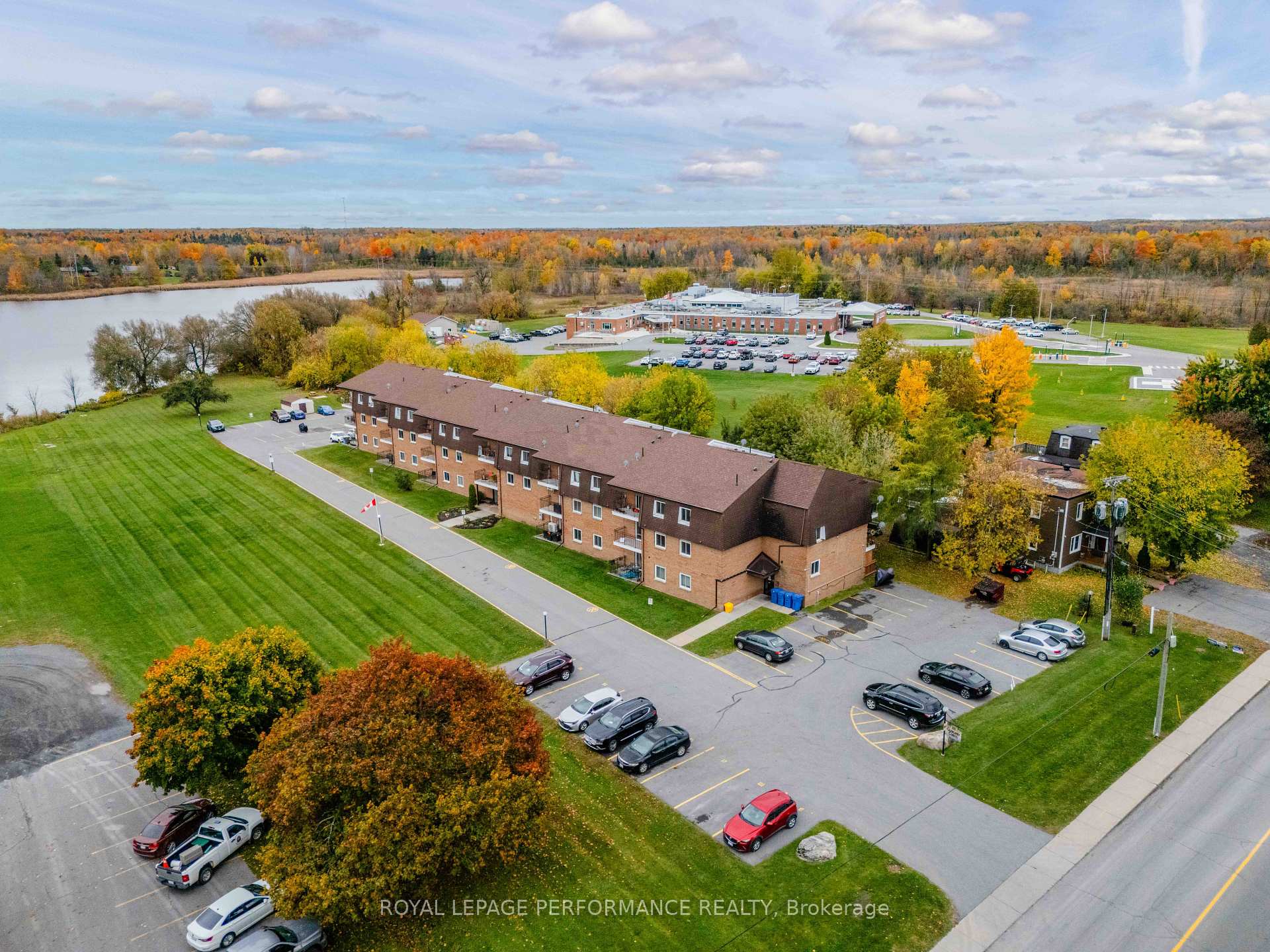 Photo 3 of Unit 210, 220 Kenyon Street, North Glengarry, Alexandria — HOMEH