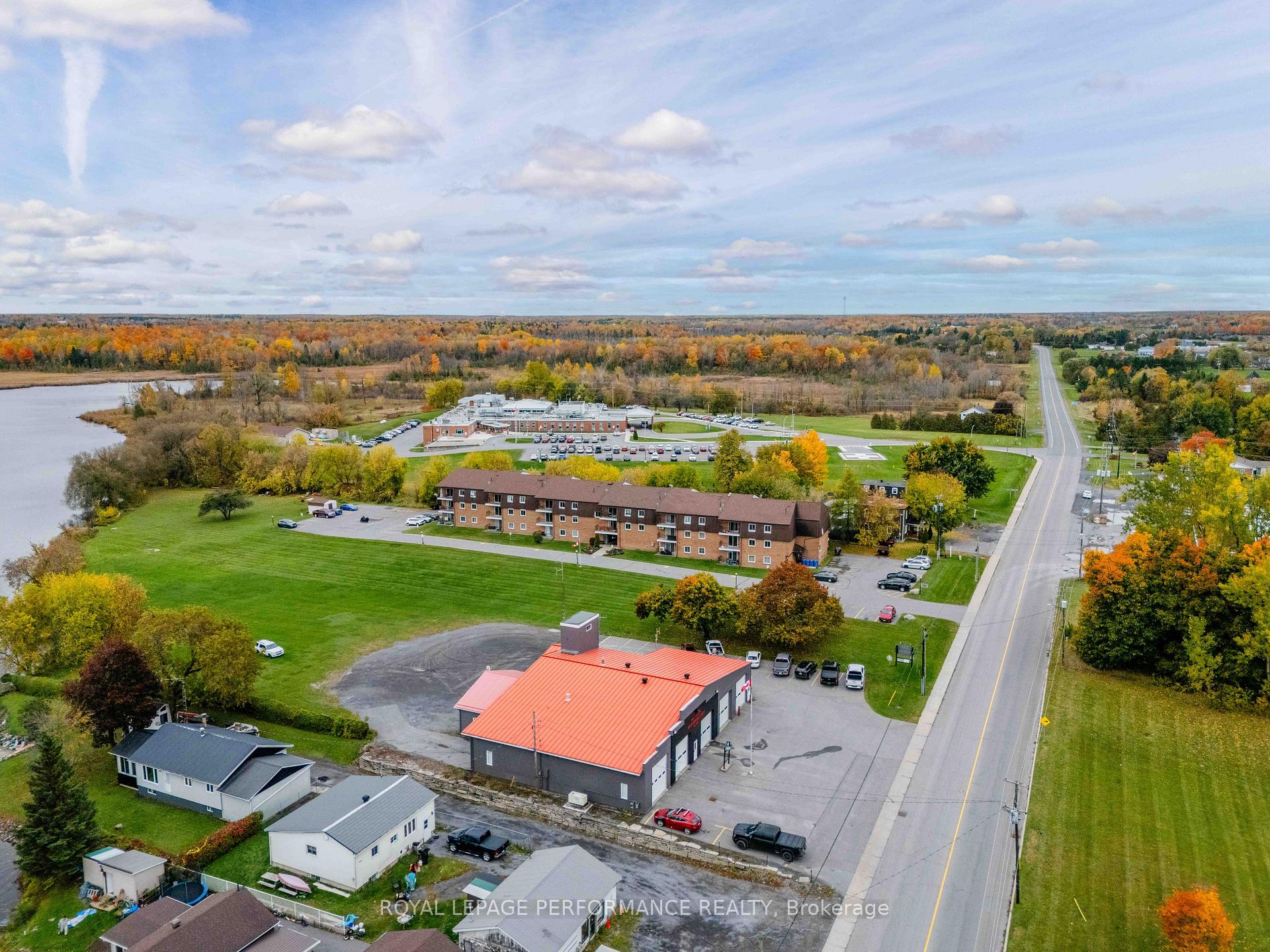 Photo 4 of Unit 210, 220 Kenyon Street, North Glengarry, Alexandria — HOMEH