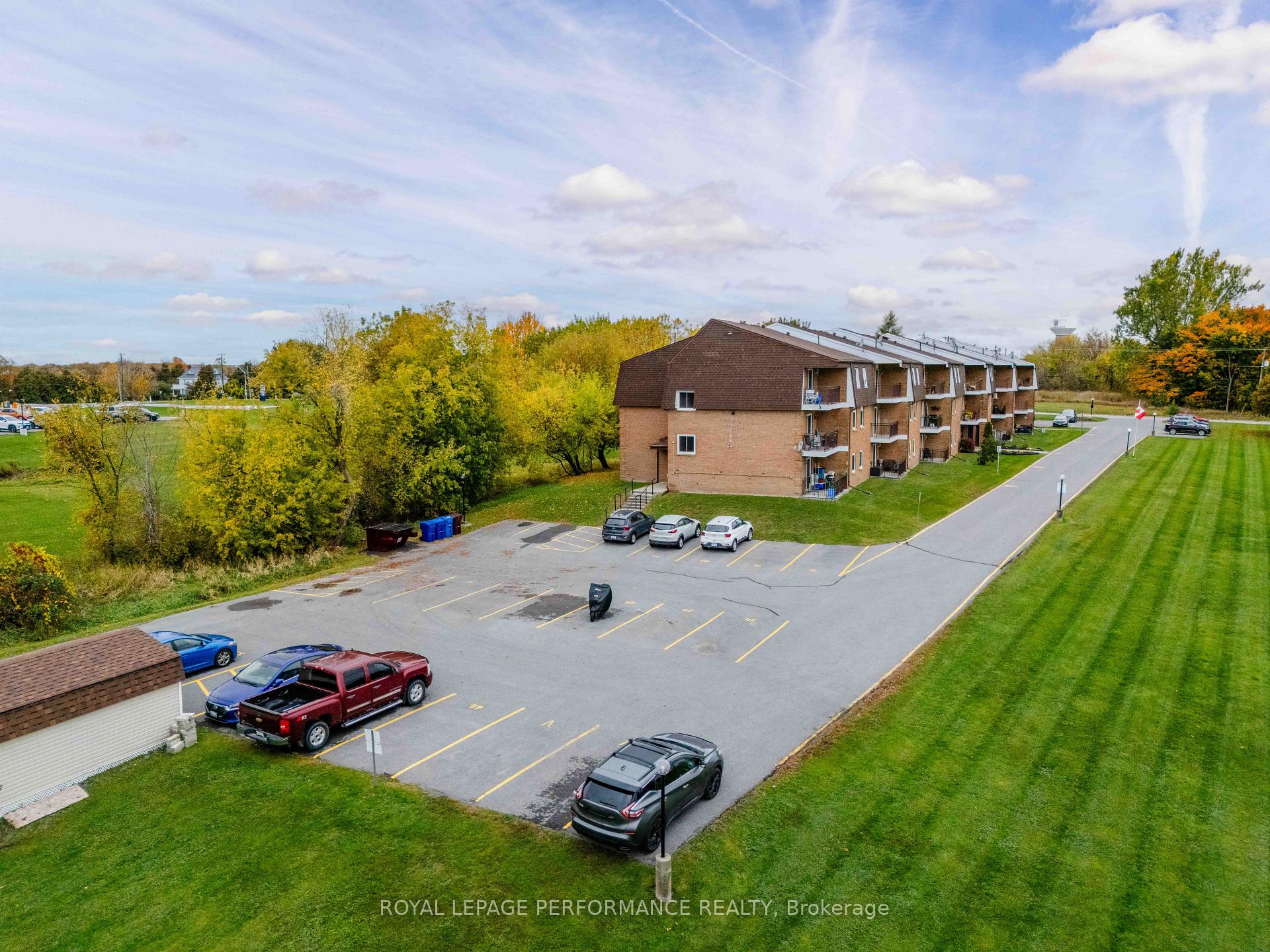 Photo 5 of Unit 210, 220 Kenyon Street, North Glengarry, Alexandria — HOMEH
