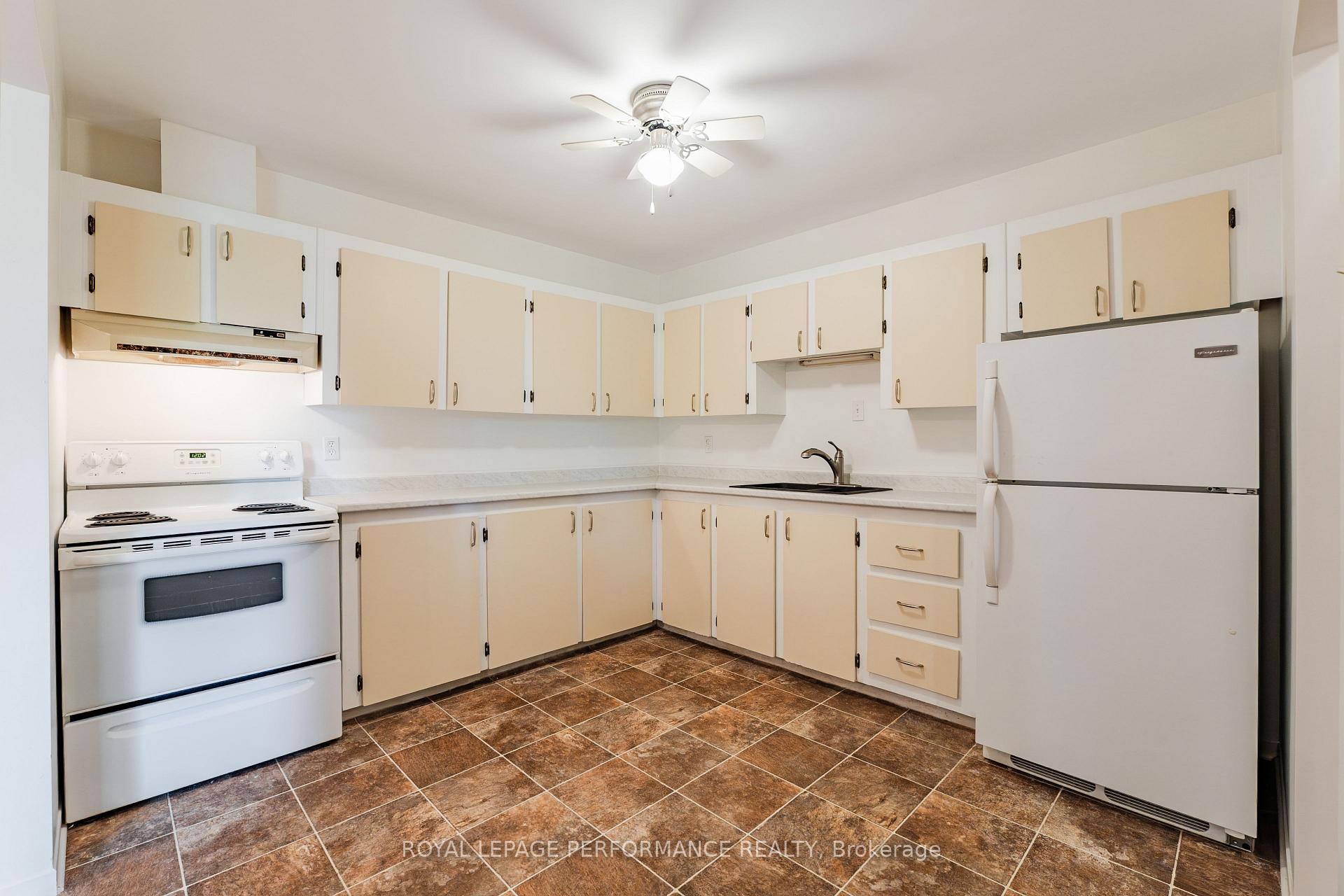 Photo 23 of Unit 210, 220 Kenyon Street, North Glengarry, Alexandria — HOMEH