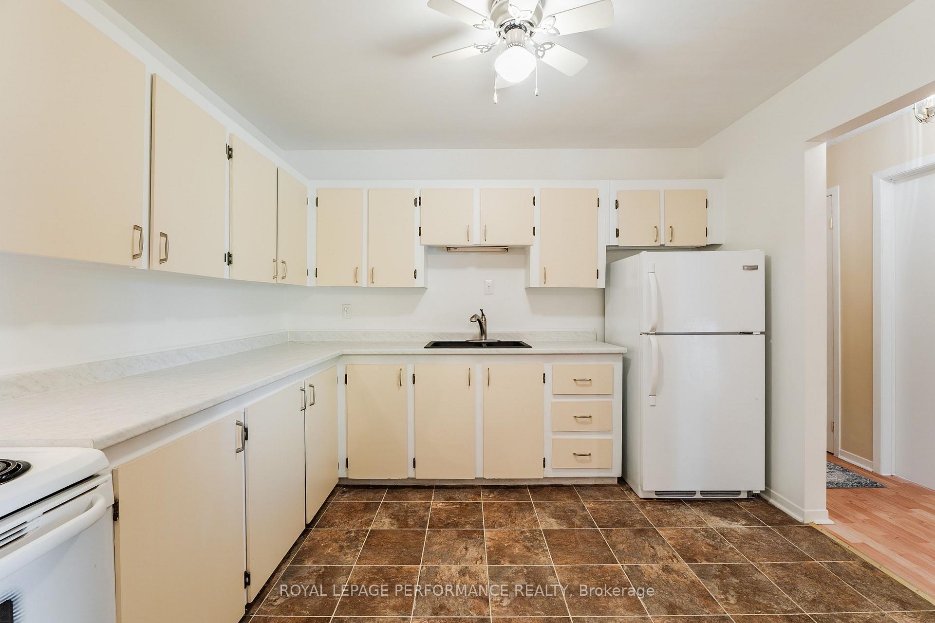 Photo 24 of Unit 210, 220 Kenyon Street, North Glengarry, Alexandria — HOMEH
