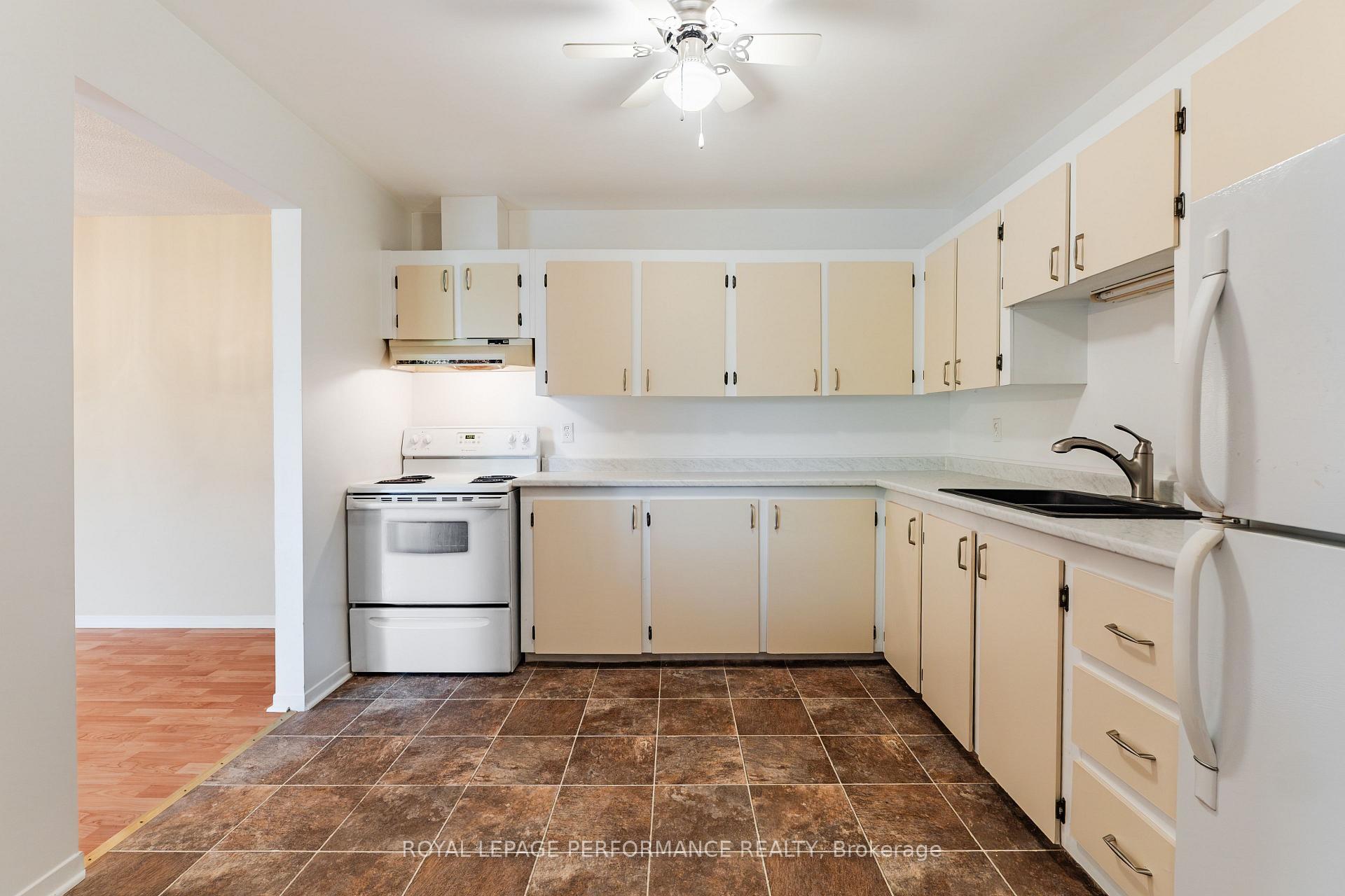 Photo 26 of Unit 210, 220 Kenyon Street, North Glengarry, Alexandria — HOMEH
