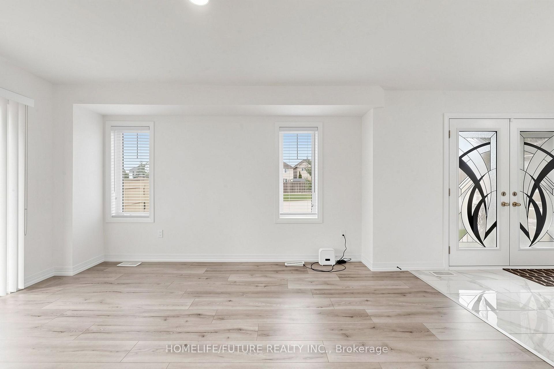Photo 6 of 1 Bavin Street, Clarington, Bowmanville — HOMEH