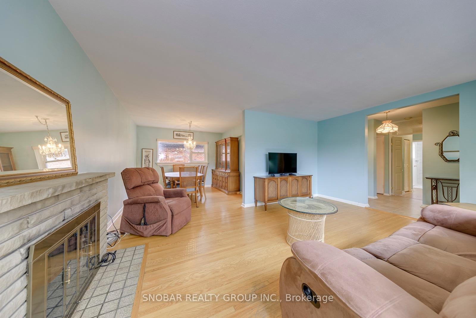 Photo 6 of 48 Sedgebrook Crescent, Etobicoke, Eringate-Centennial-West Deane — HOMEH