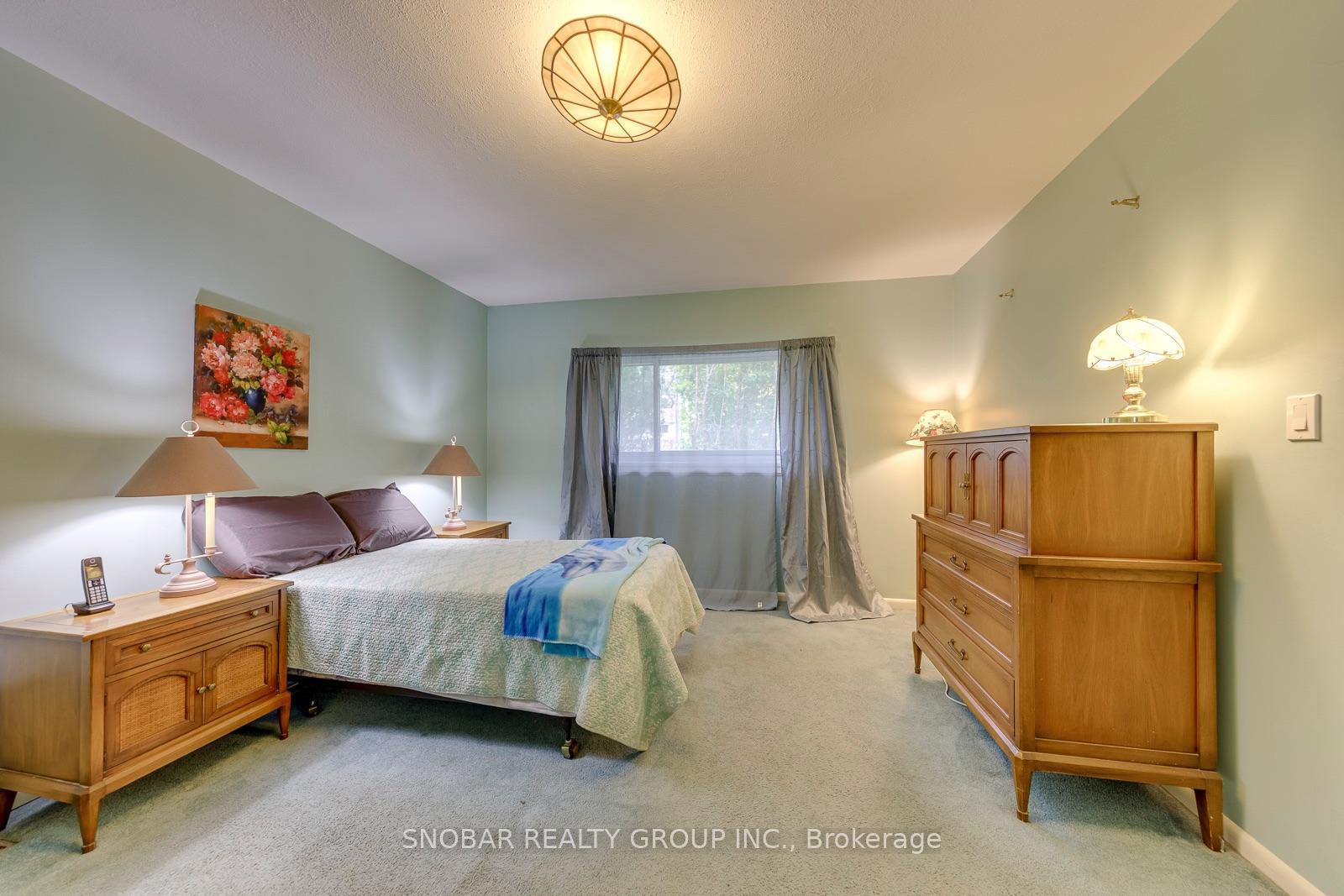 Photo 12 of 48 Sedgebrook Crescent, Etobicoke, Eringate-Centennial-West Deane — HOMEH