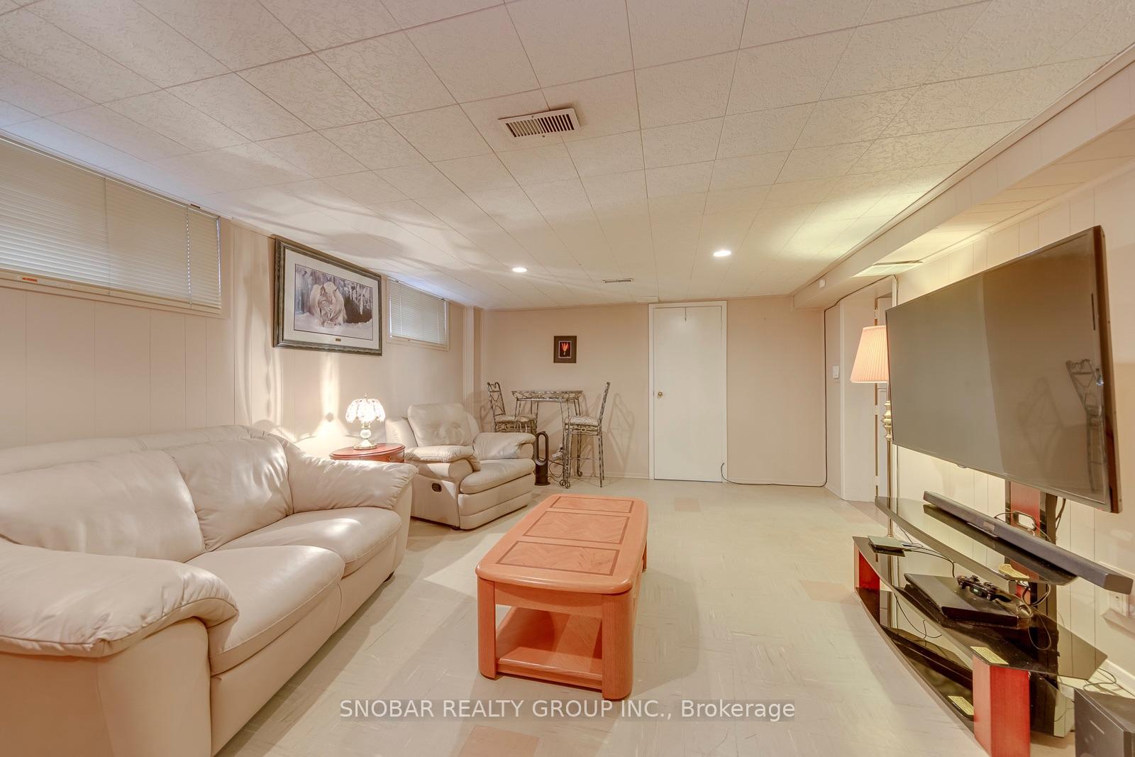 Photo 19 of 48 Sedgebrook Crescent, Etobicoke, Eringate-Centennial-West Deane — HOMEH
