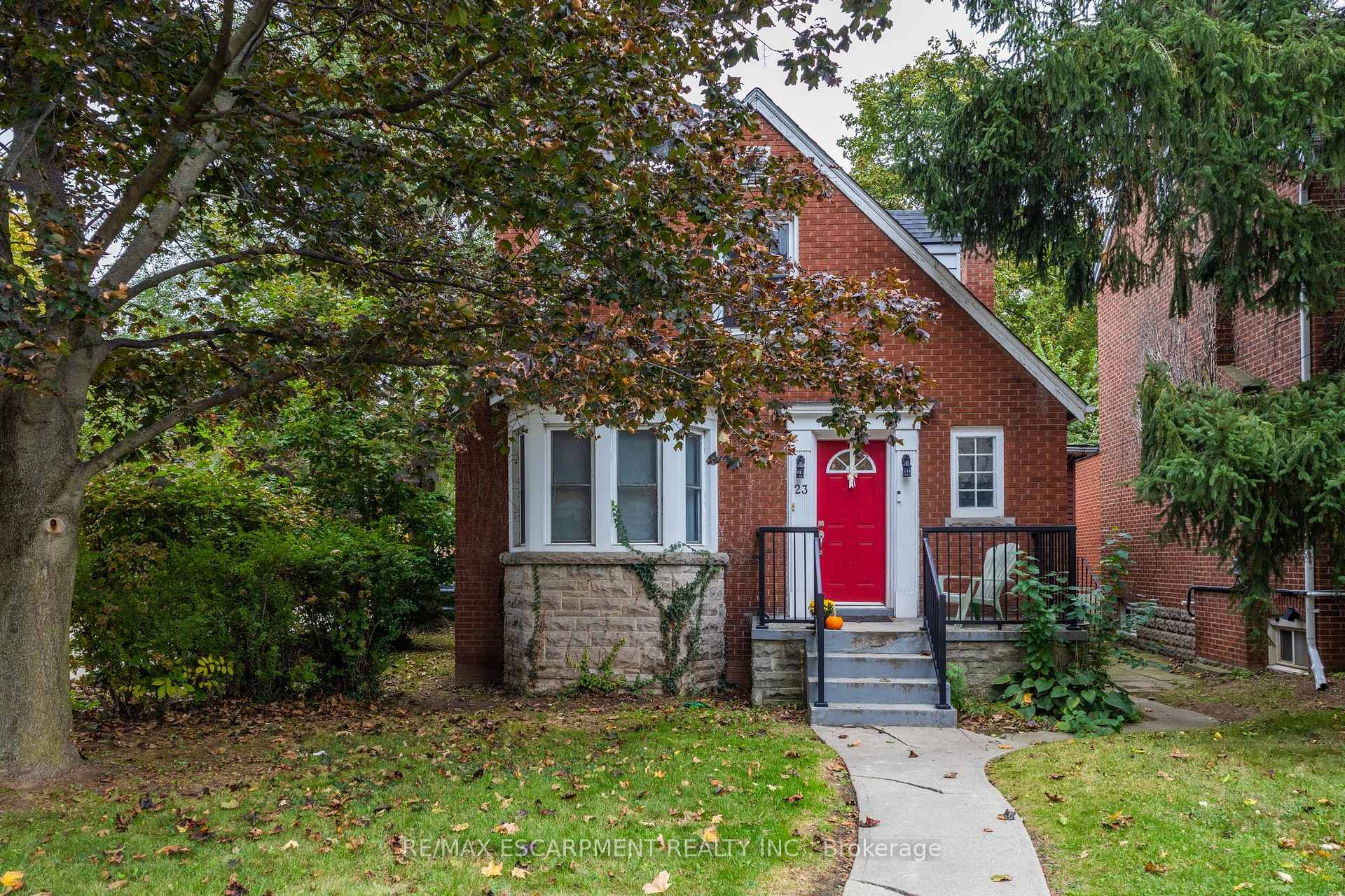 Photo 2 of 23 Forsyth Avenue S, Hamilton, Westdale — HOMEH