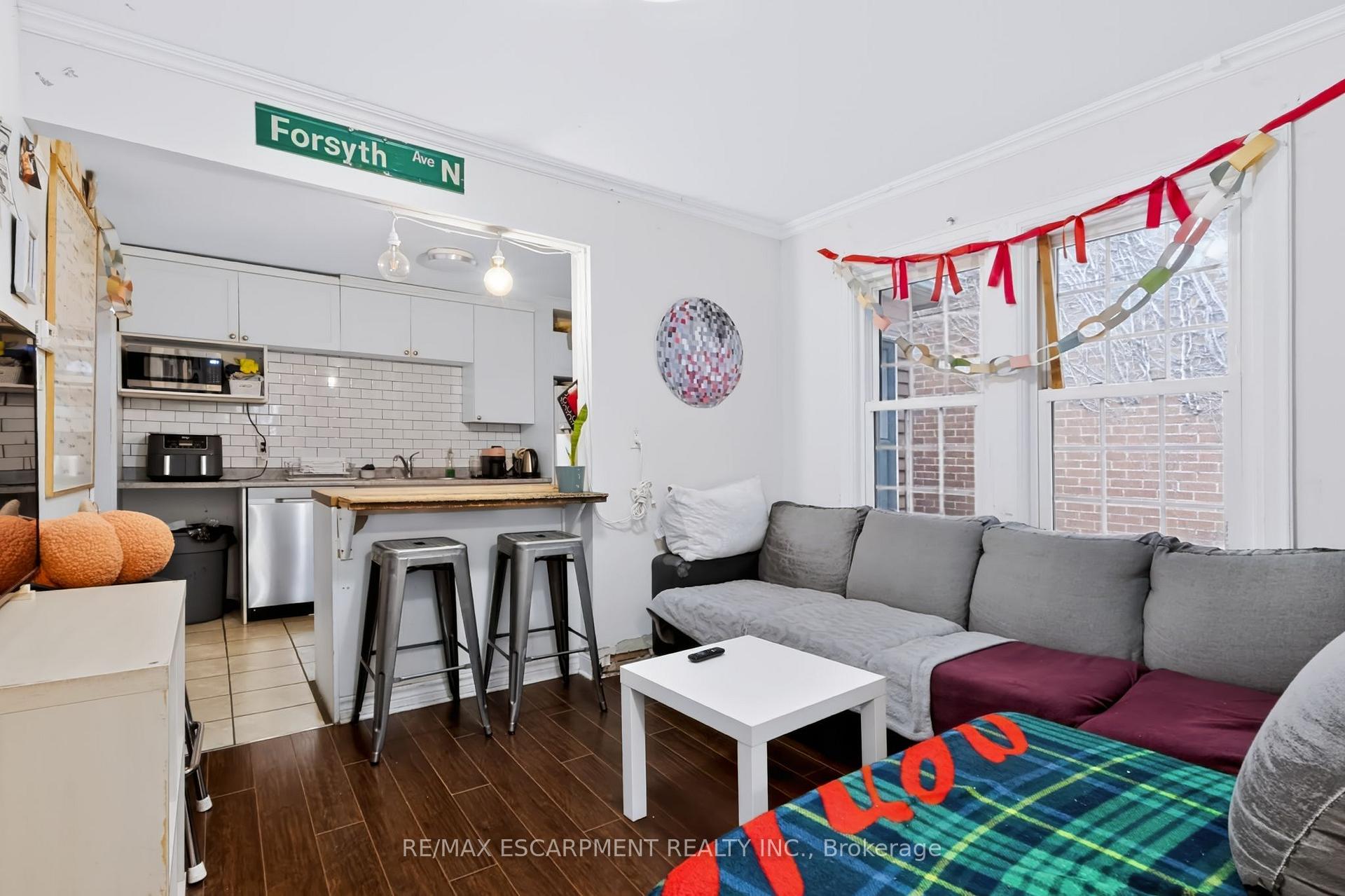 Photo 4 of 23 Forsyth Avenue S, Hamilton, Westdale — HOMEH