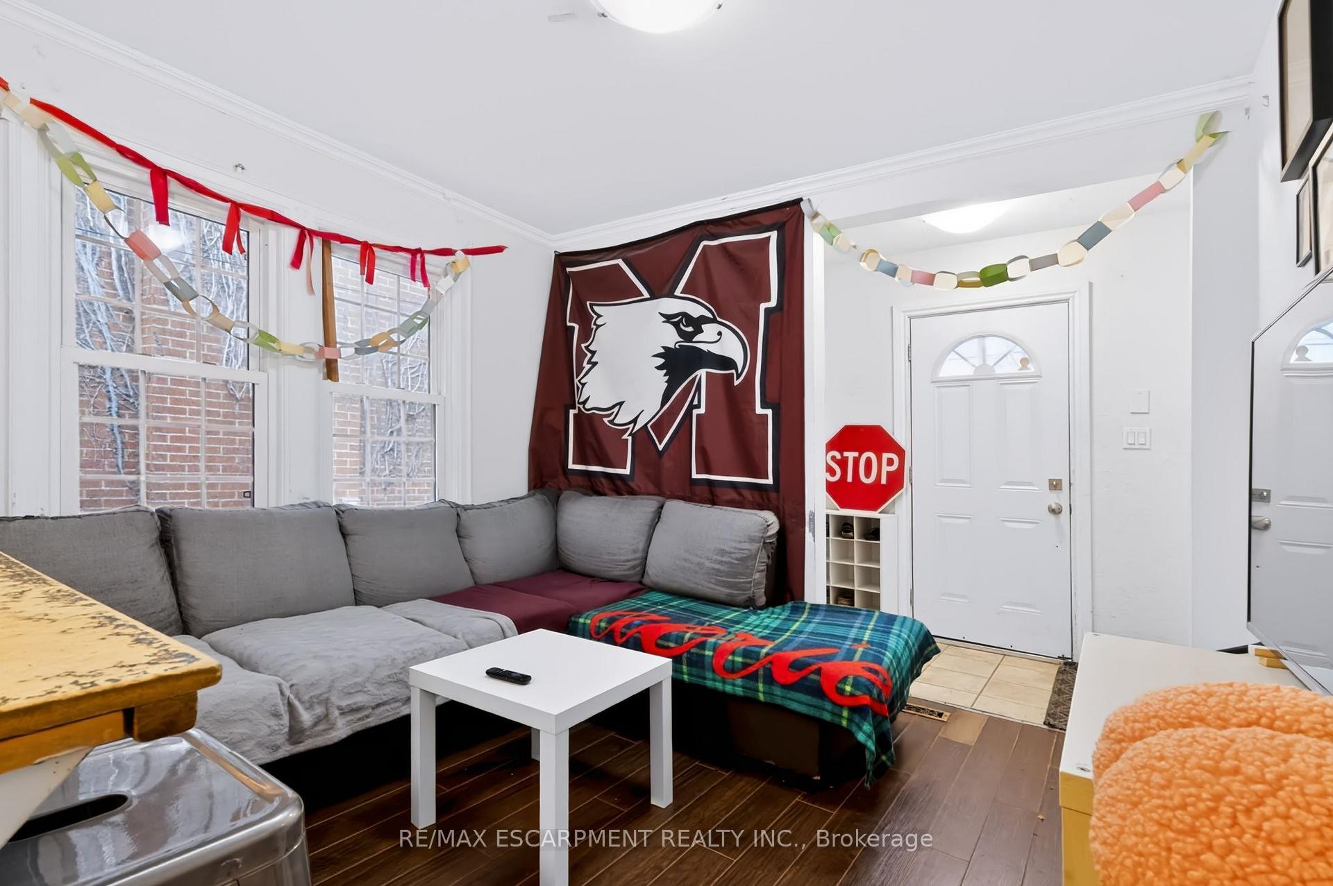 Photo 5 of 23 Forsyth Avenue S, Hamilton, Westdale — HOMEH