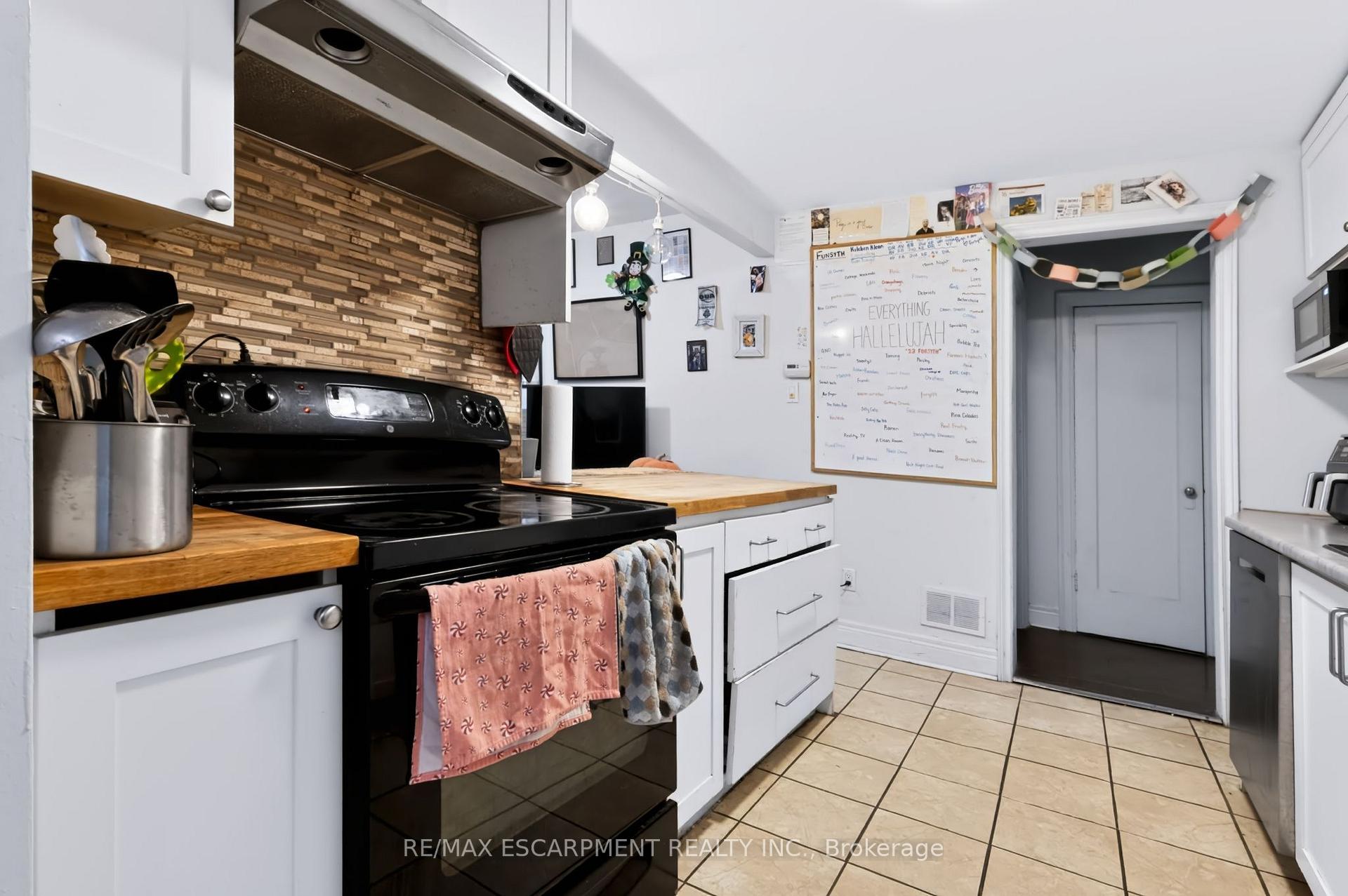 Photo 8 of 23 Forsyth Avenue S, Hamilton, Westdale — HOMEH
