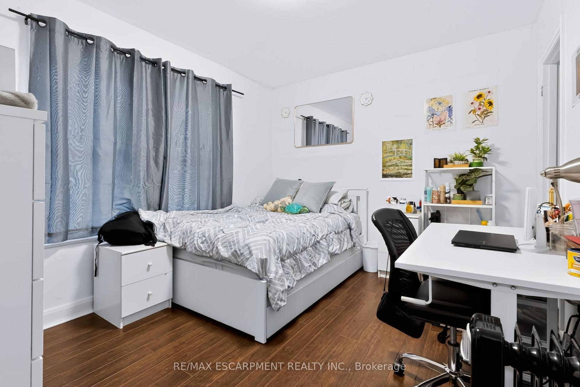 Photo 11 of 23 Forsyth Avenue S, Hamilton, Westdale — HOMEH