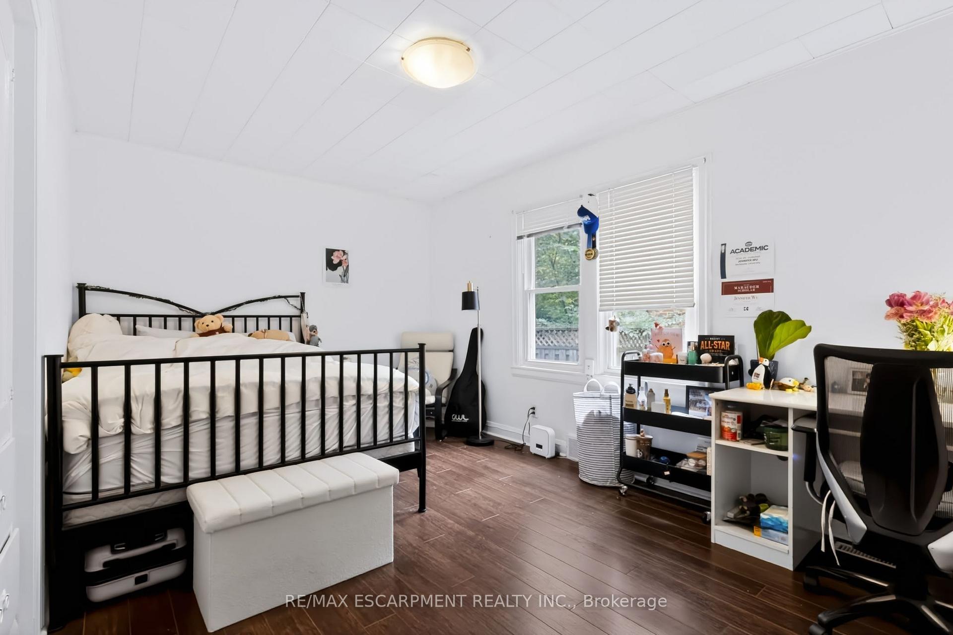Photo 12 of 23 Forsyth Avenue S, Hamilton, Westdale — HOMEH
