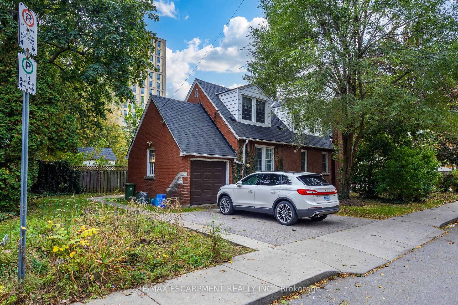 Photo 32 of 23 Forsyth Avenue S, Hamilton, Westdale — HOMEH