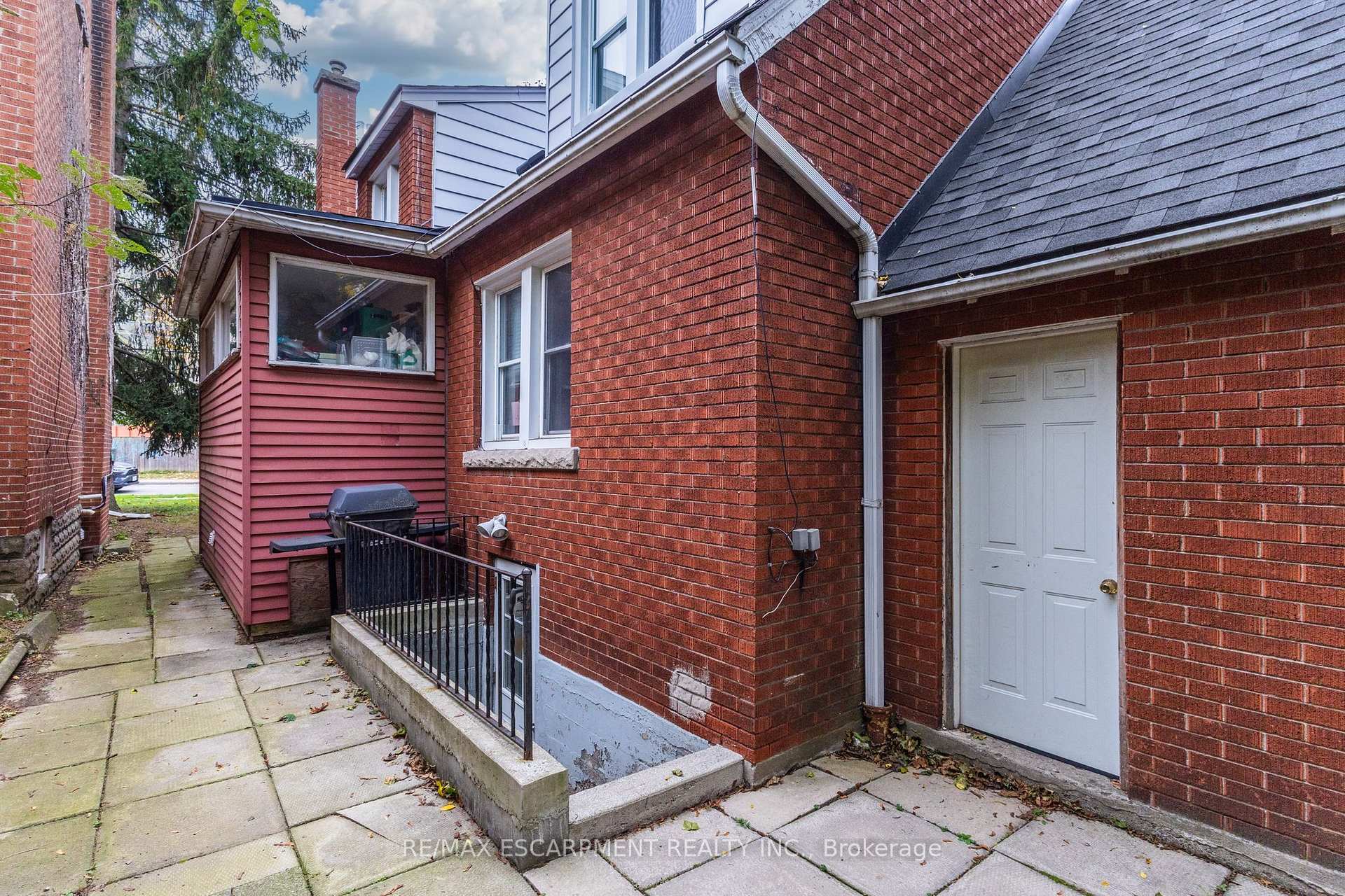 Photo 34 of 23 Forsyth Avenue S, Hamilton, Westdale — HOMEH