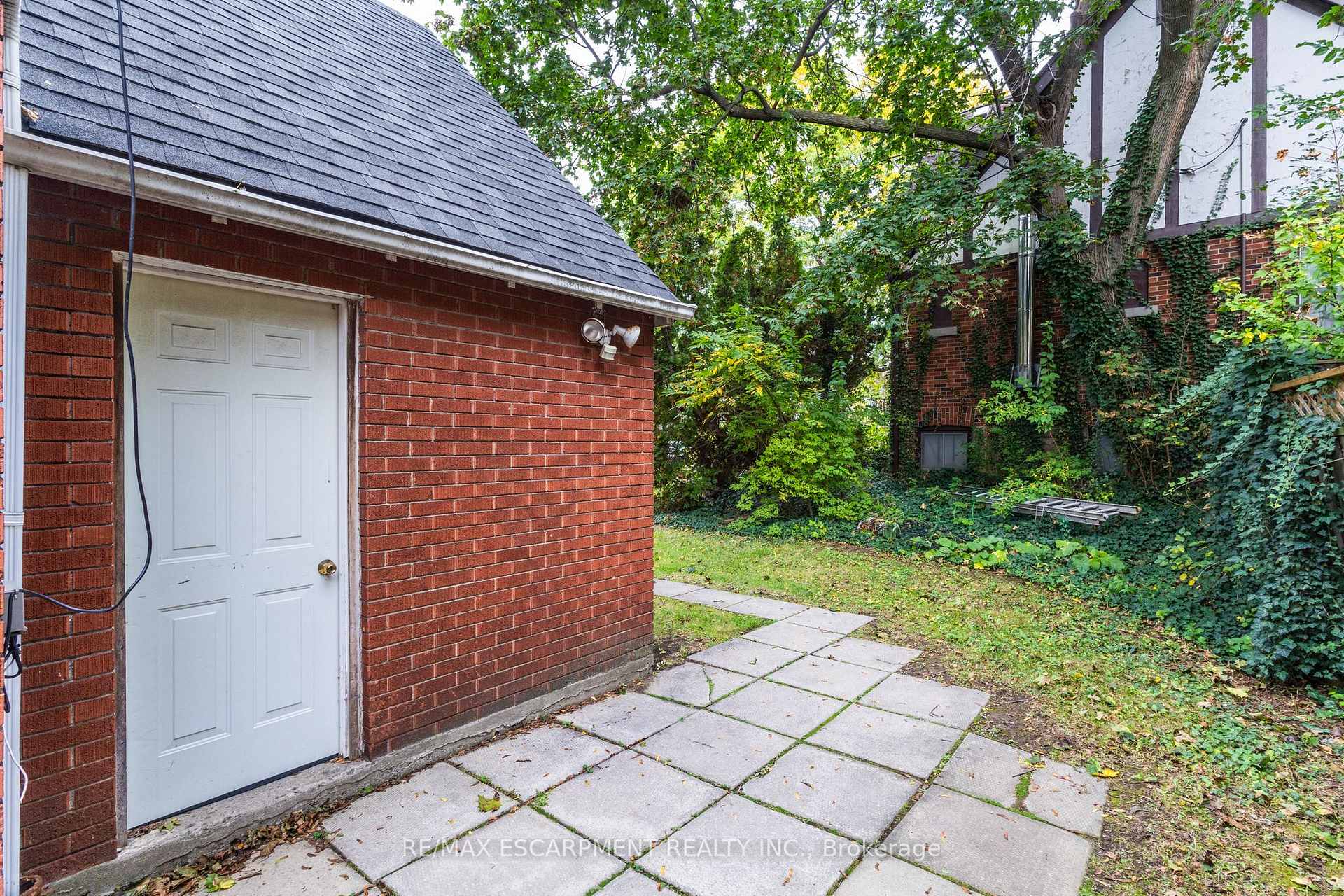 Photo 35 of 23 Forsyth Avenue S, Hamilton, Westdale — HOMEH