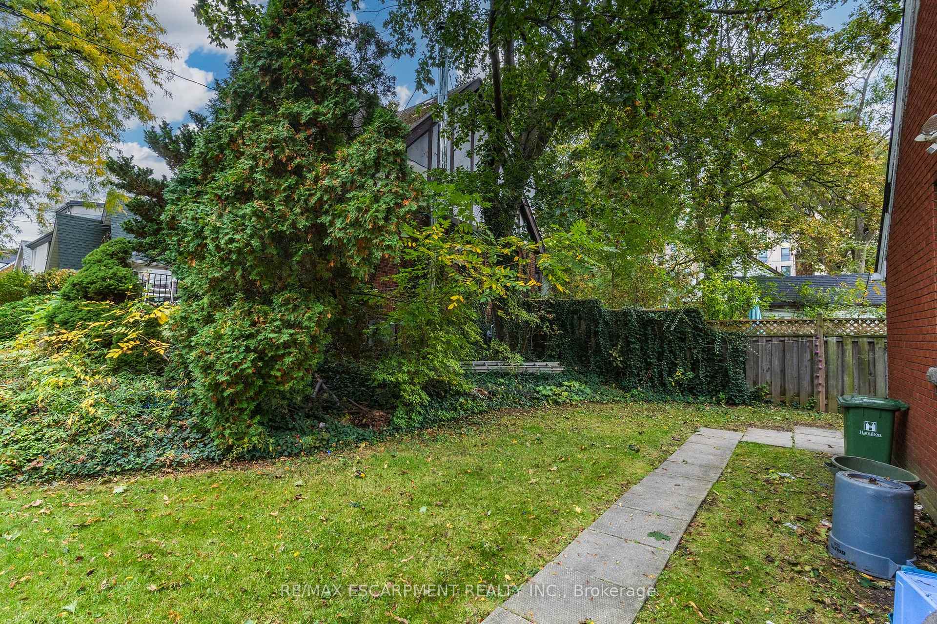 Photo 38 of 23 Forsyth Avenue S, Hamilton, Westdale — HOMEH