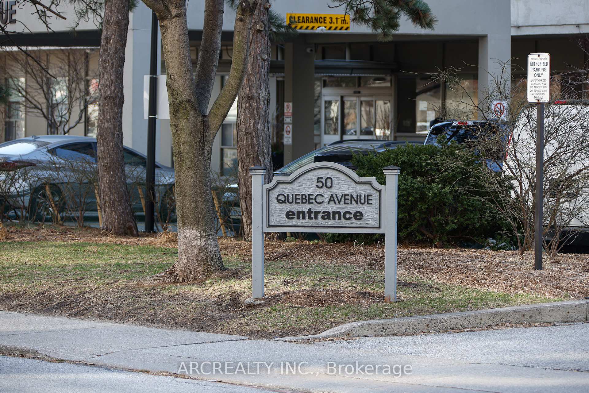 Photo 4 of Unit 2401, 50 Quebec Avenue, Toronto, High Park North — HOMEH