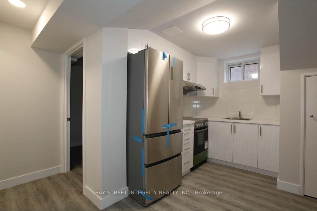 Photo 2 of 87 Tulane Crescent, North York, Parkwoods-Donalda — HOMEH