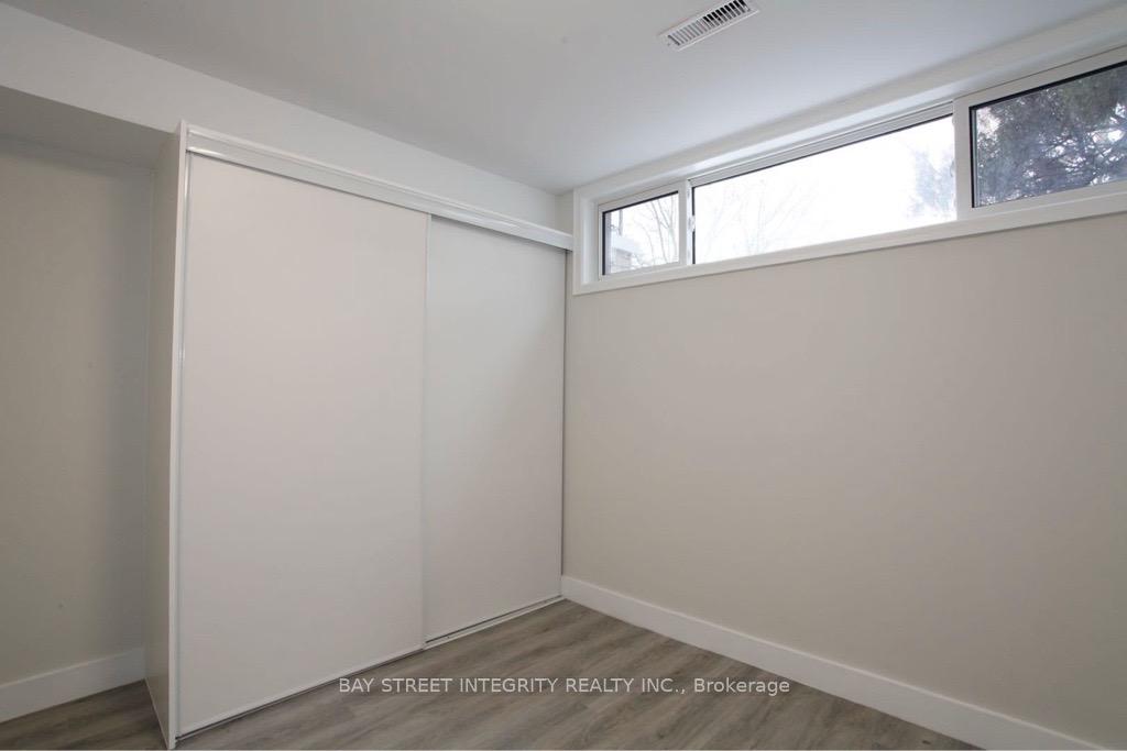 Photo 5 of 87 Tulane Crescent, North York, Parkwoods-Donalda — HOMEH